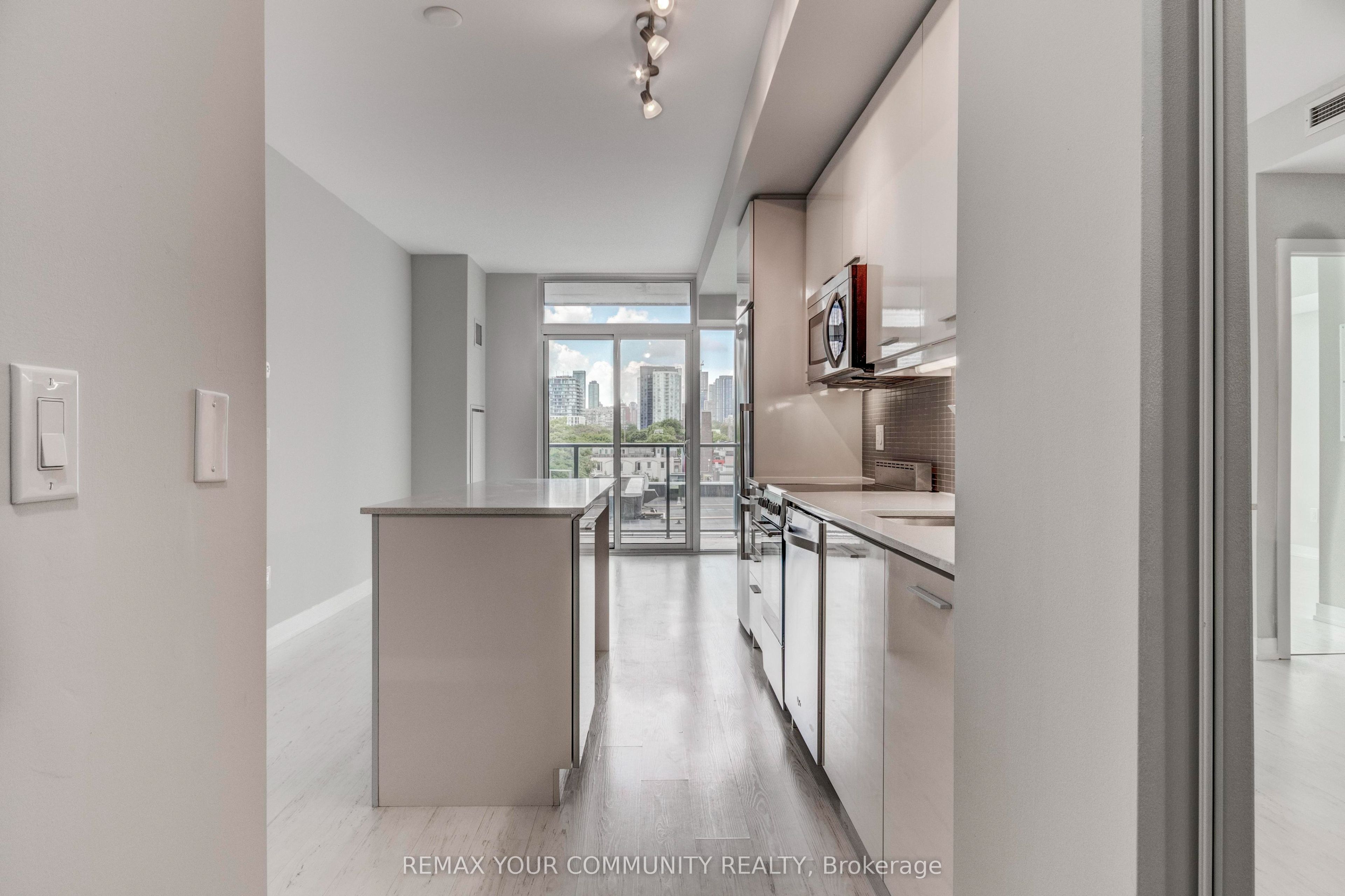 105 George Street 501, Toronto, ON M5A 2N4 photo 5