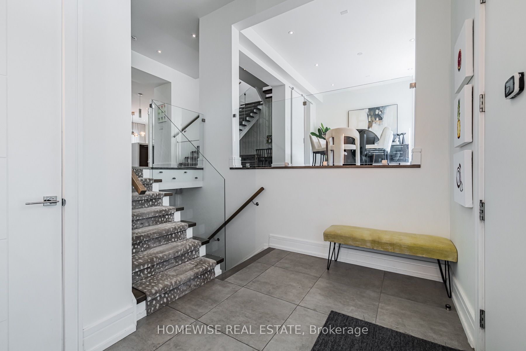 90 Mcgillivray Avenue, Toronto, ON M5M 2Y4 photo 3