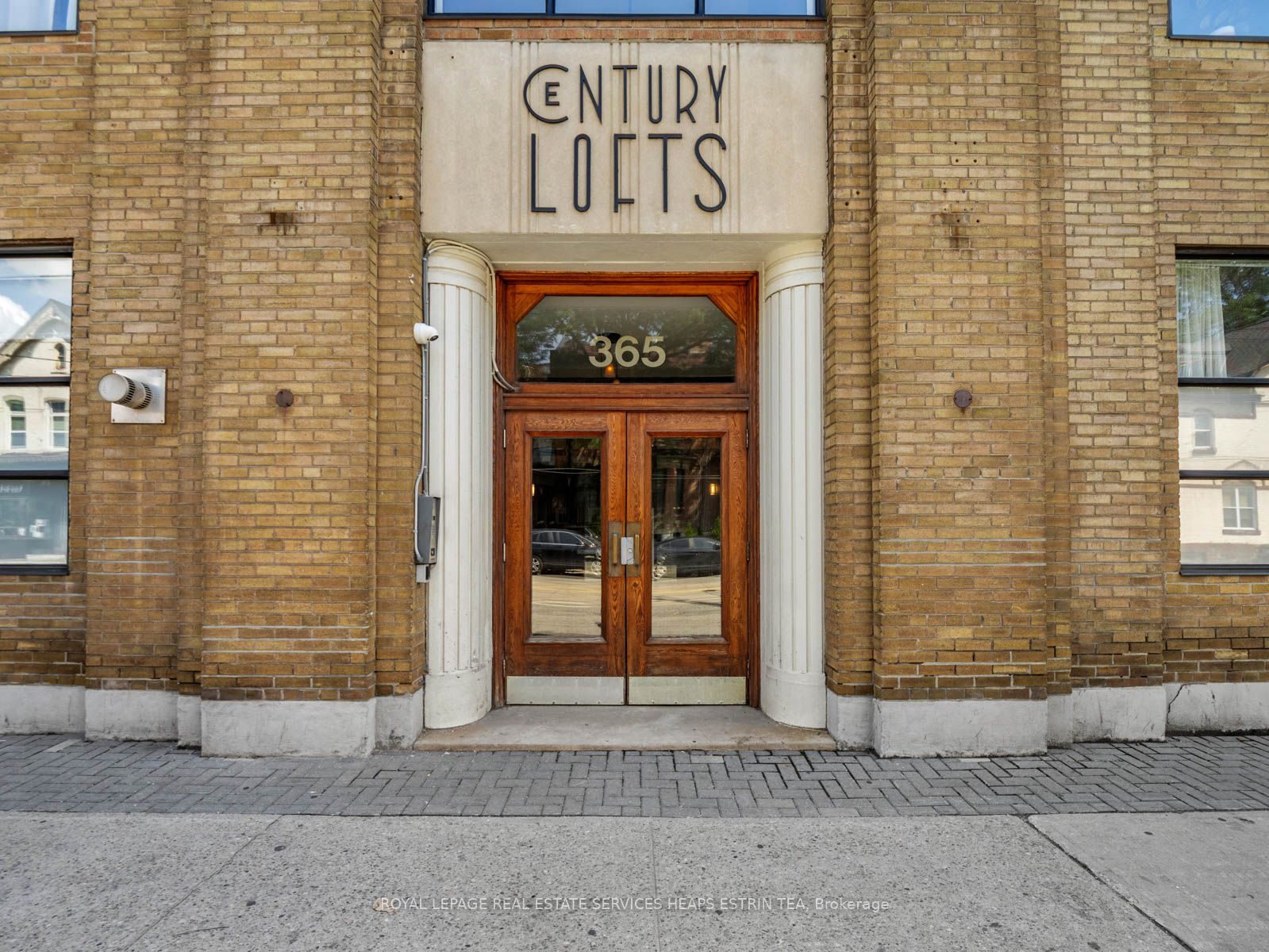 365 Dundas Street E 207, Toronto, ON M5A 4R9