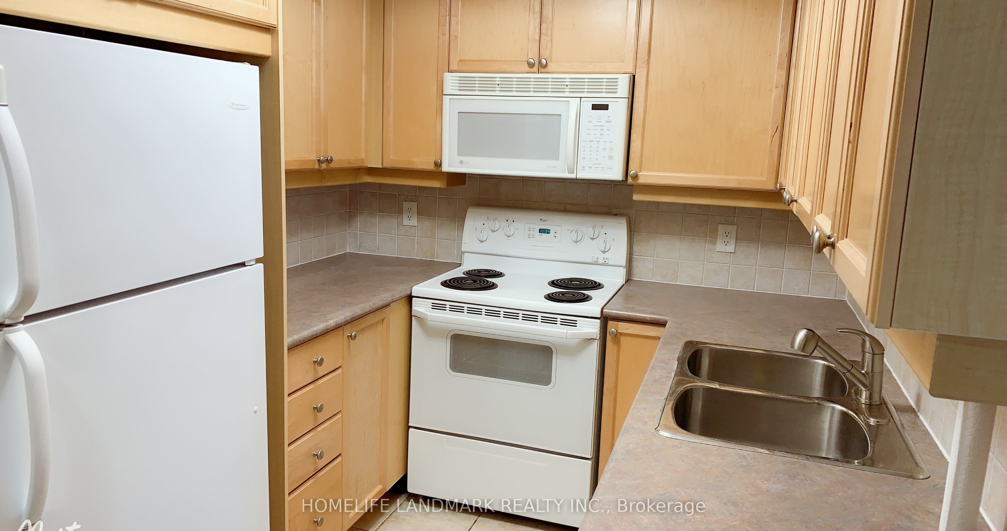 15 Northtown Way 822, Toronto, ON M2N 7A2 photo 2