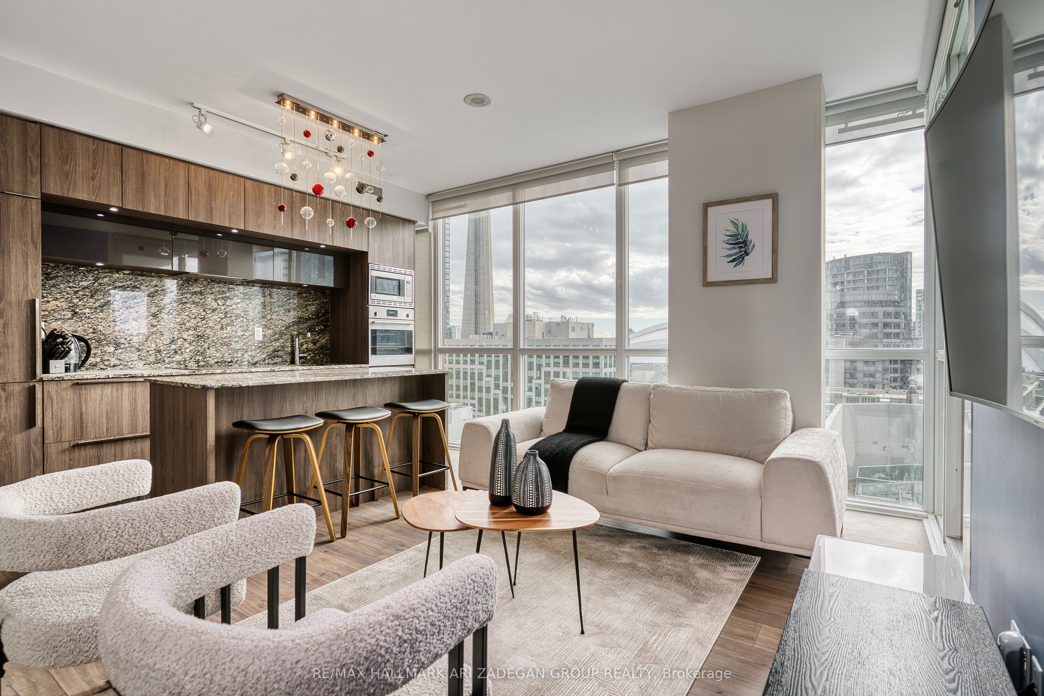 88 Blue Jays Way 1806, Toronto, ON M5V 0L7