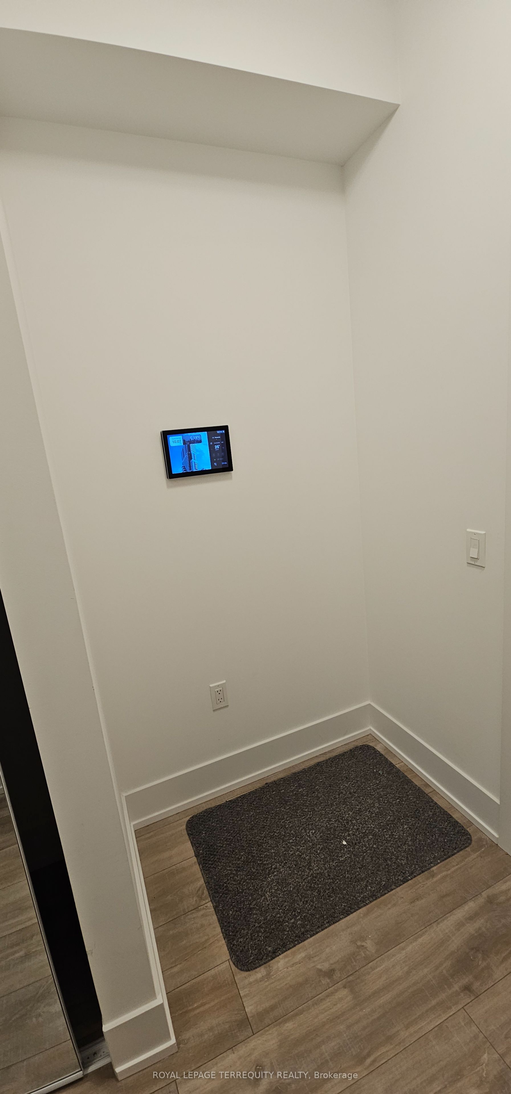 10 Inn On The Park Drive 1106, Toronto, ON M3C 0P9 photo 5