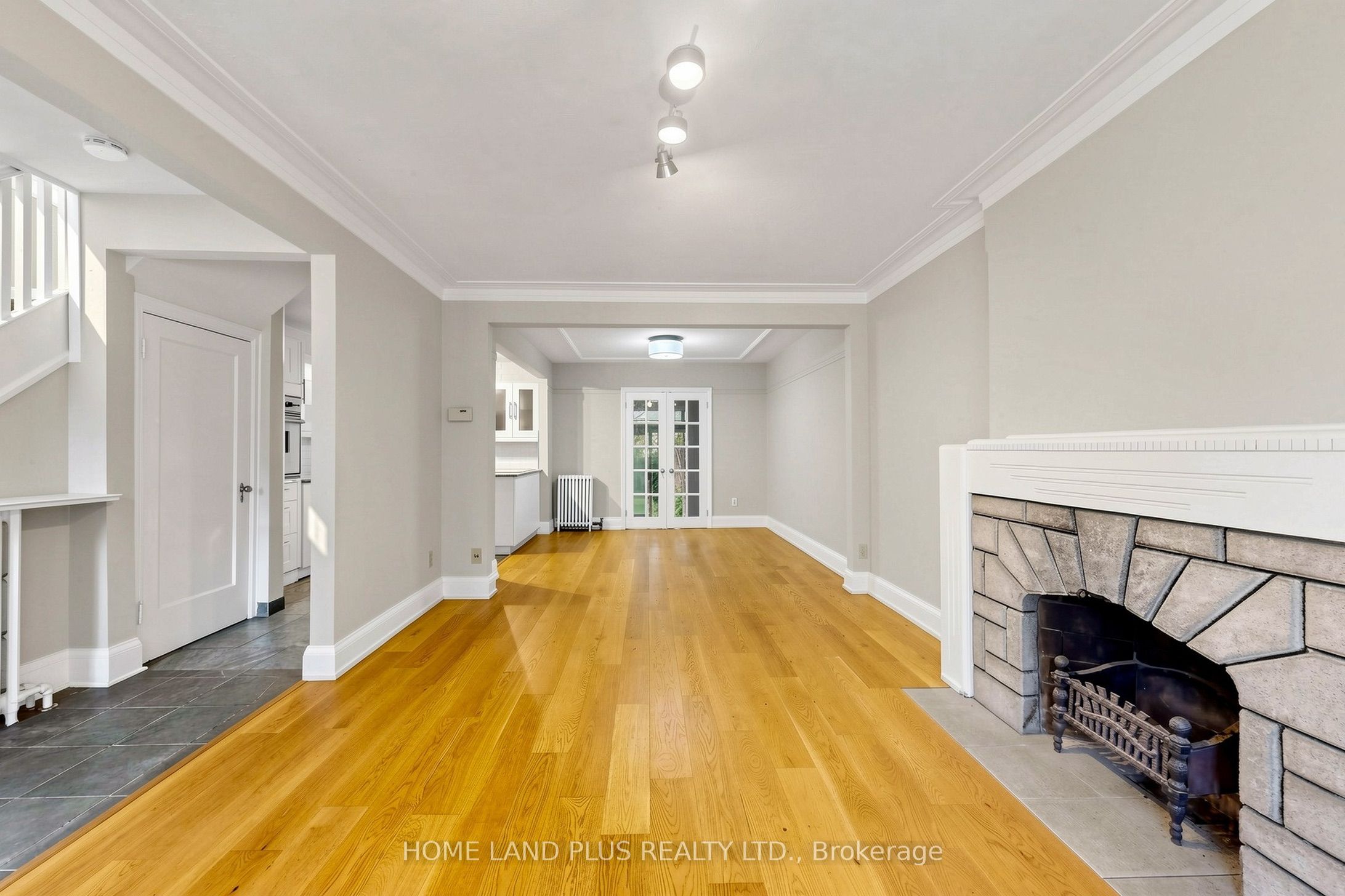 57 Mann Avenue, Toronto, ON M4S 2Y2 photo 3