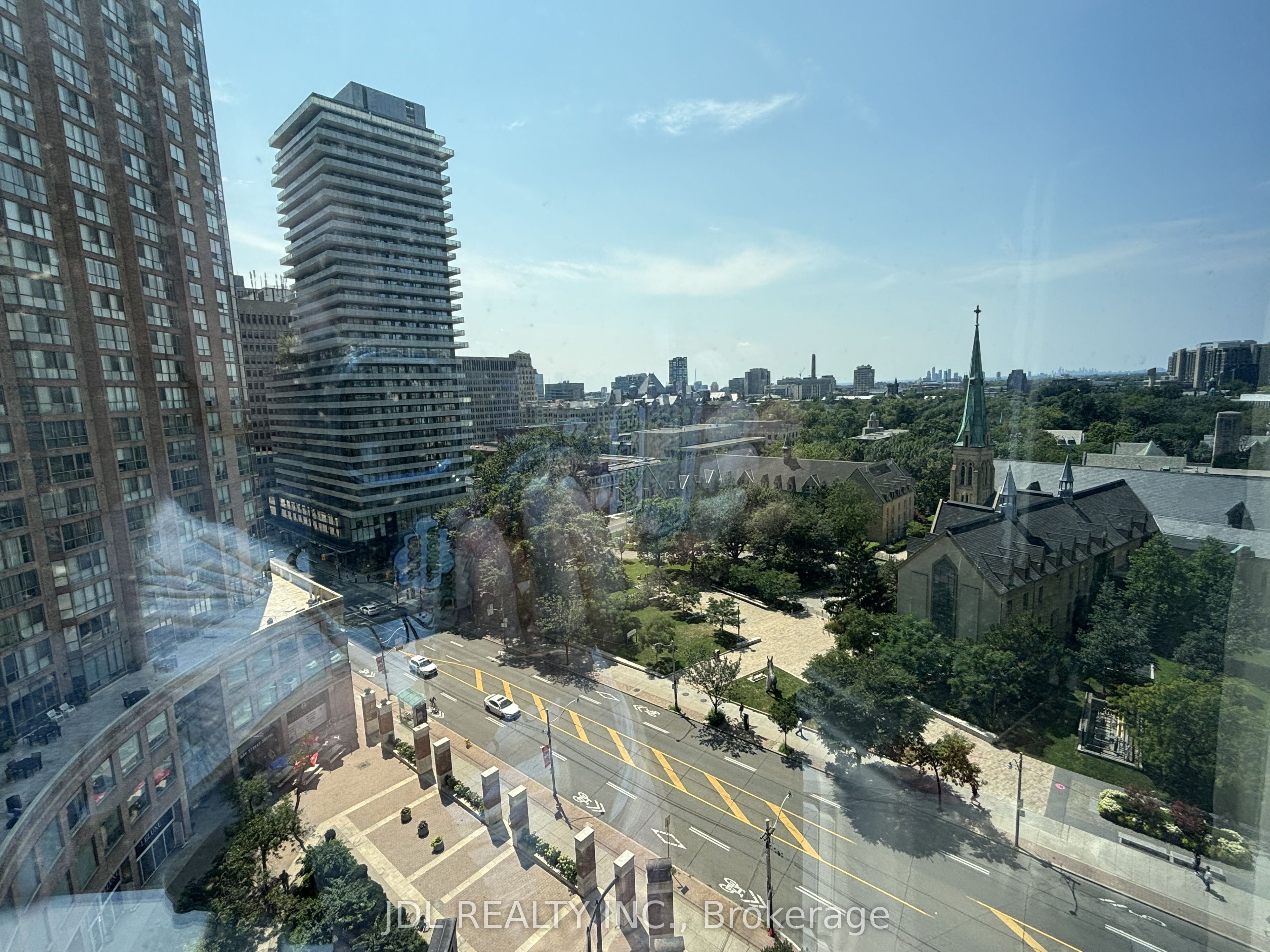 1055 Bay Street 1409, Toronto, ON M5S 3A3 photo 4