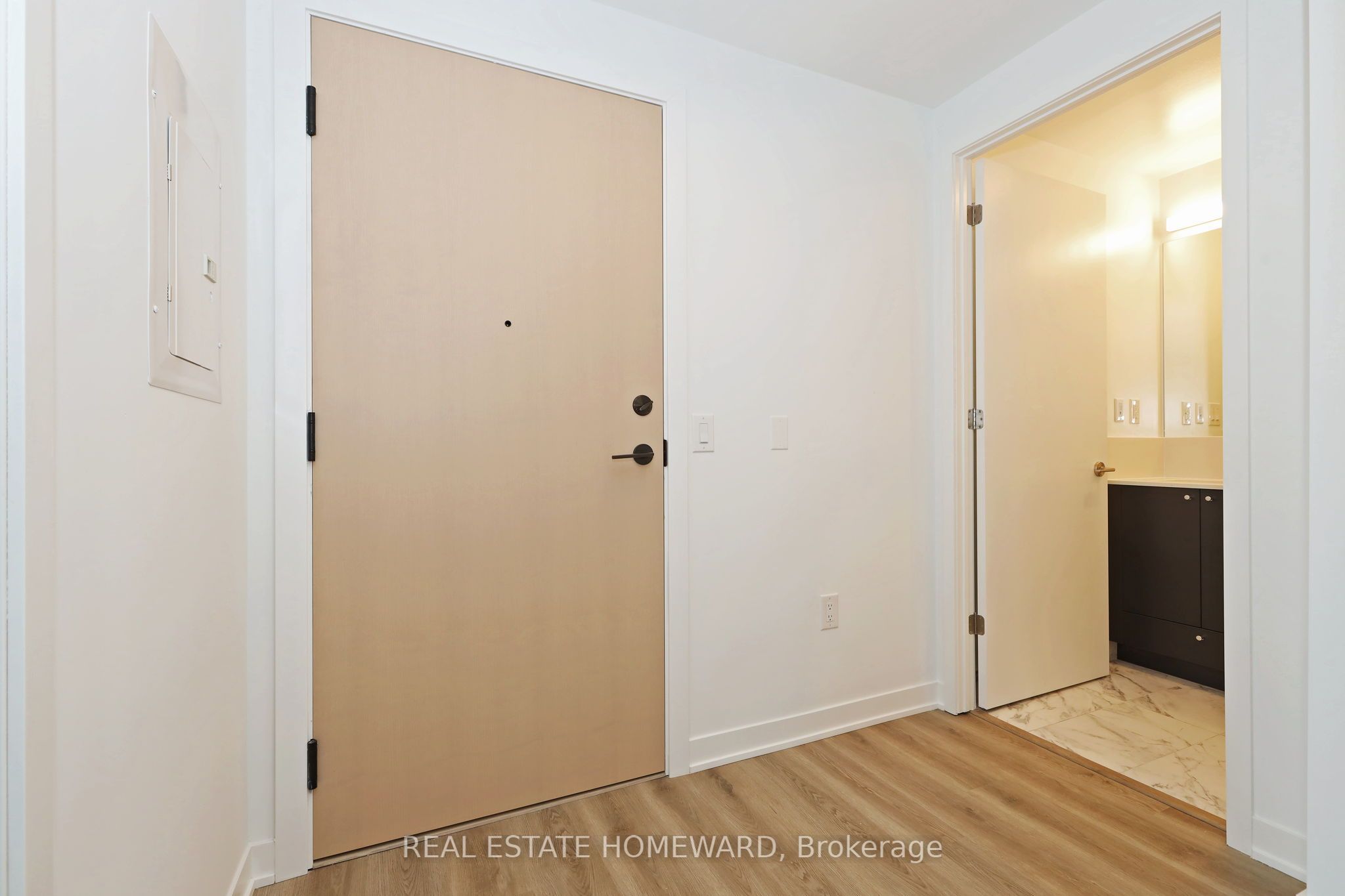 10 Oak Street 1703, Toronto, ON M5A 0Z1 photo 5