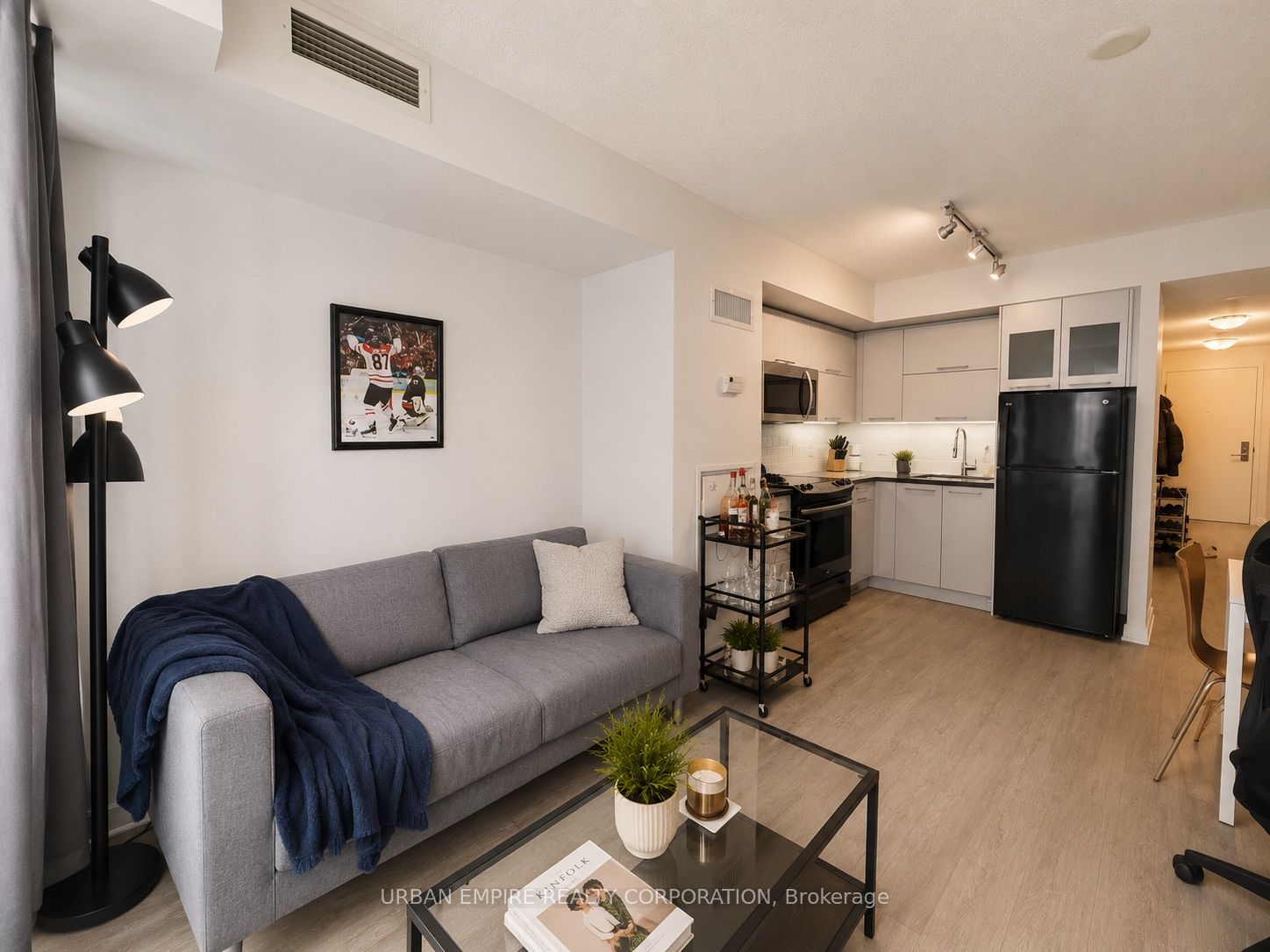 126 Simcoe Street 408, Toronto, ON M5H 4E6 photo 3