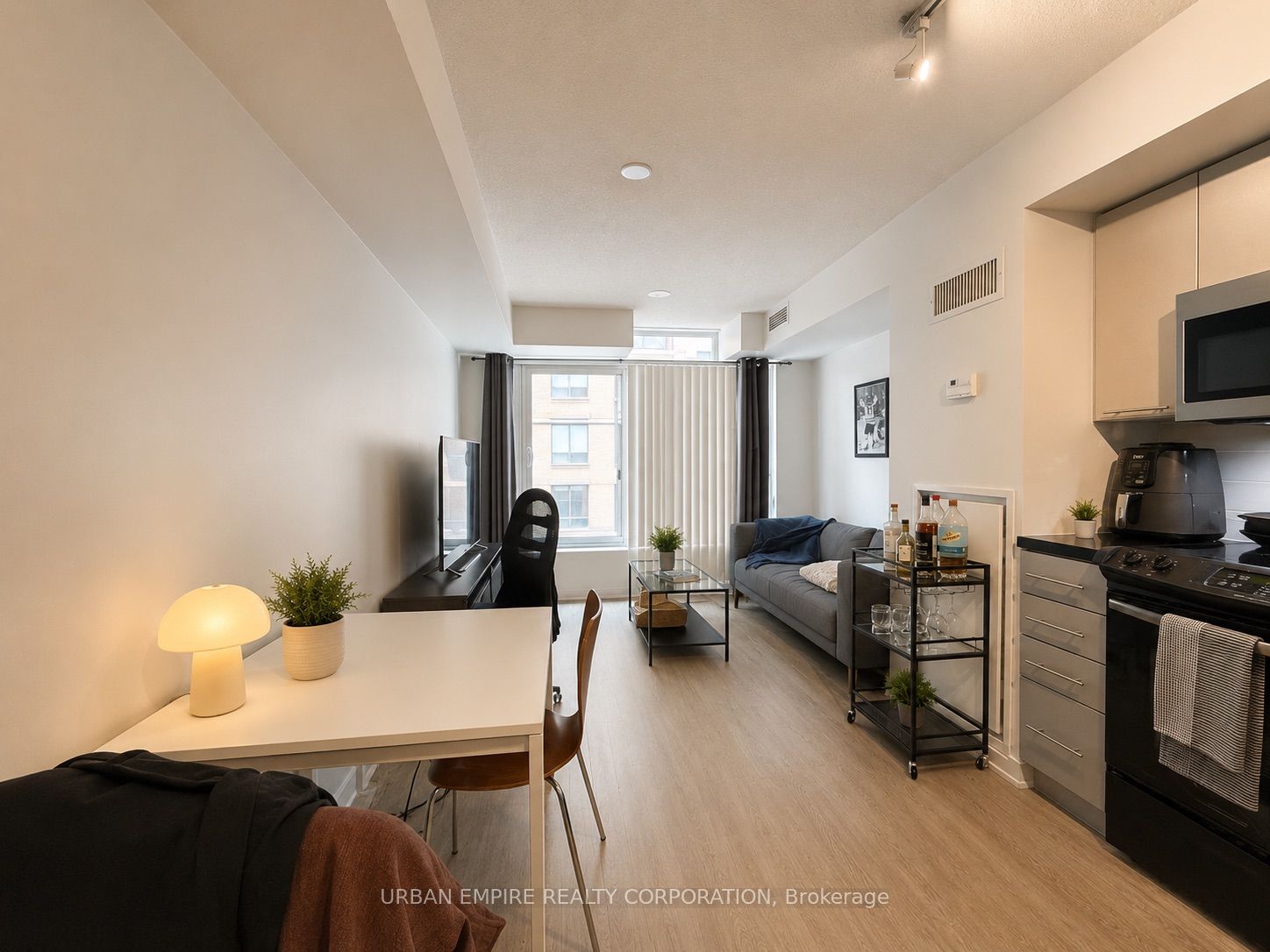 126 Simcoe Street 408, Toronto, ON M5H 4E6 photo 4