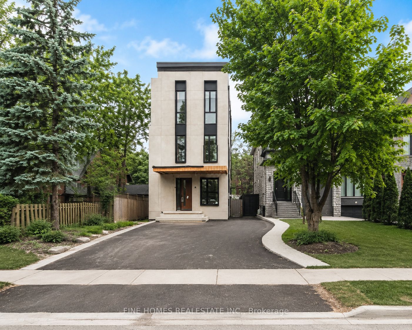 47 Yonge Boulevard, Toronto, ON M5M 3G7 photo 2
