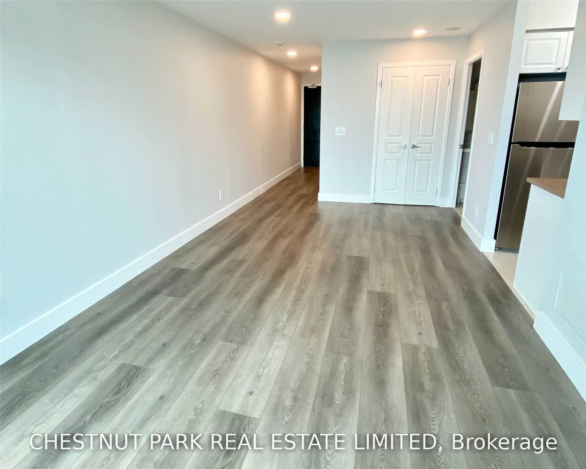 18 Yonge Street 1310, Toronto, ON M5E 1Z8 photo 3