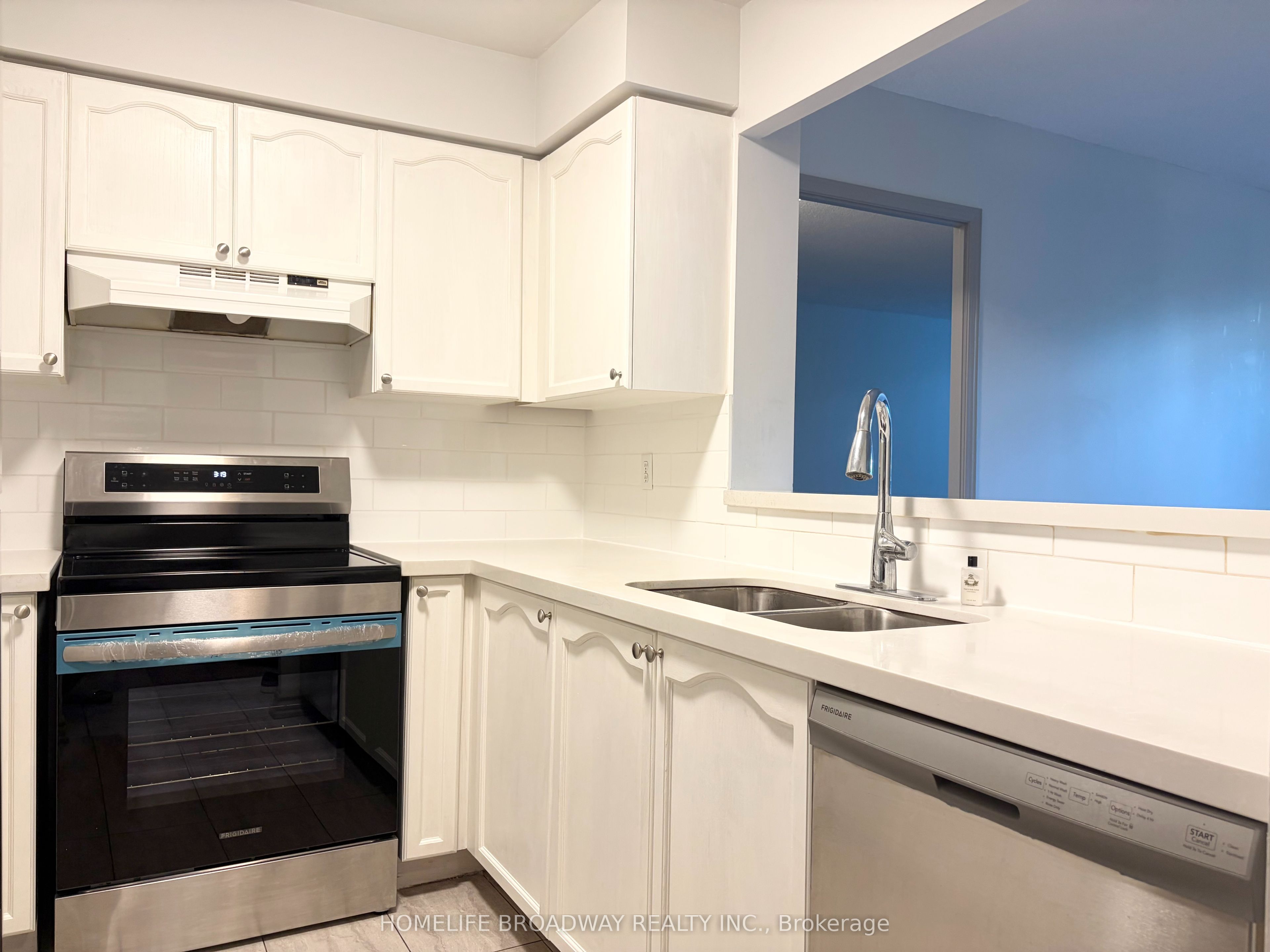 39 Pemberton Avenue 109, Toronto, ON M2M 4L6 photo 4