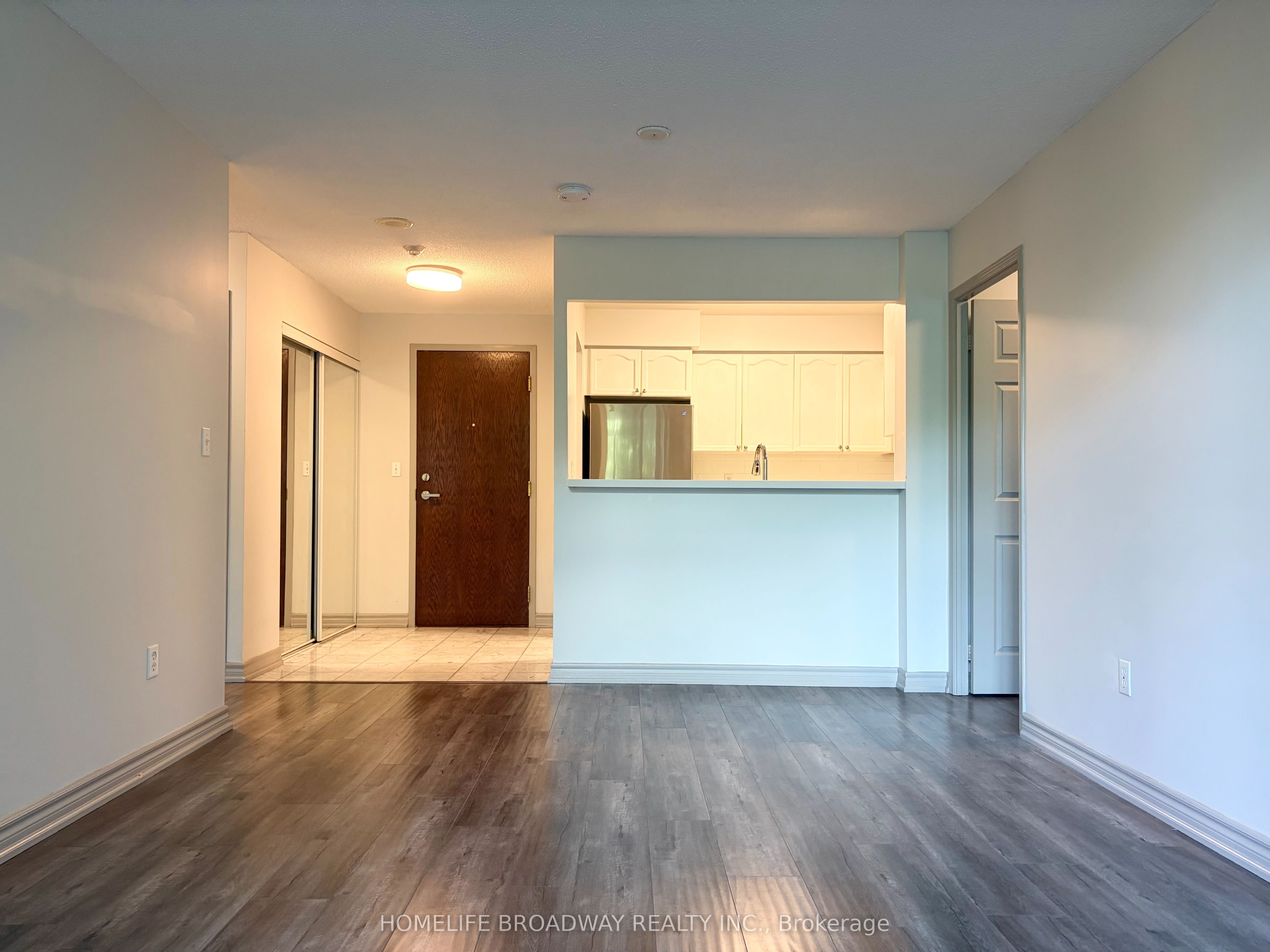 39 Pemberton Avenue 109, Toronto, ON M2M 4L6 photo 5