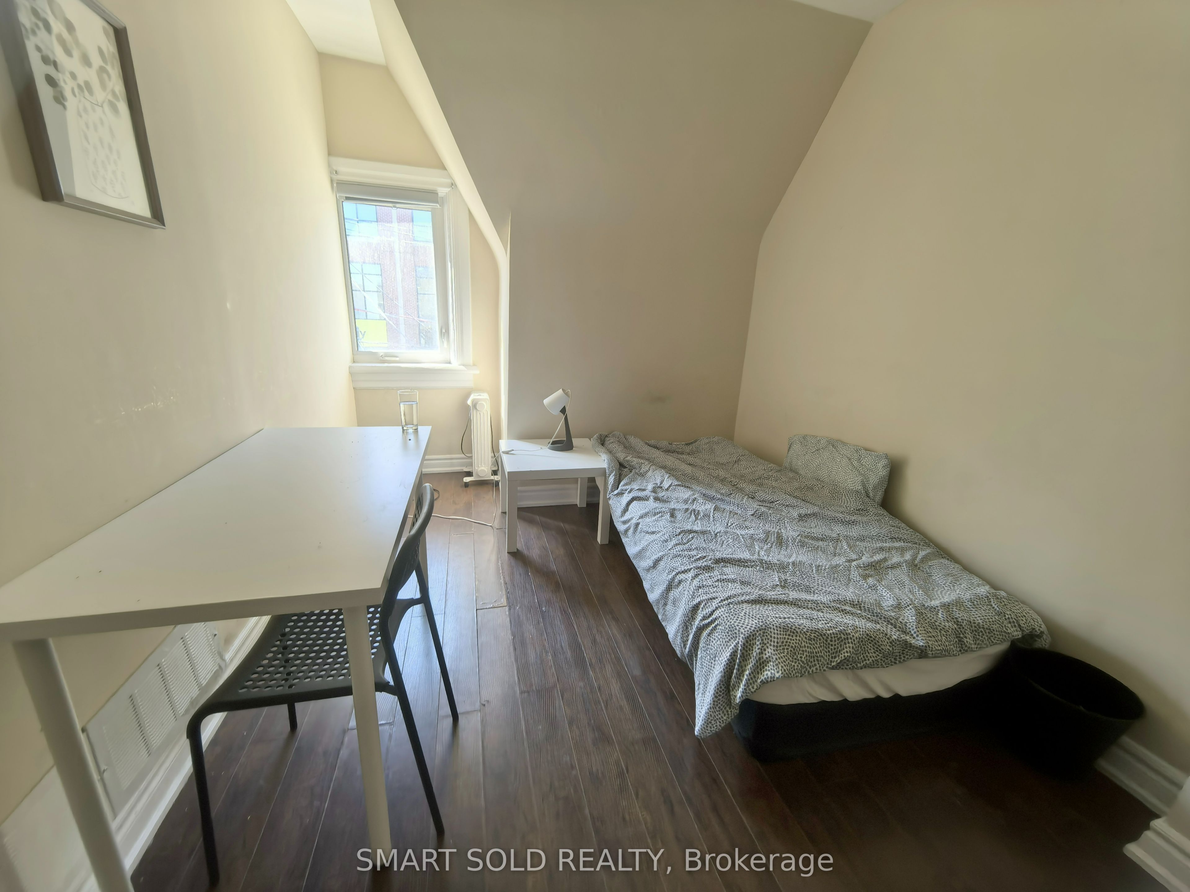 Upper 437 Bathurst Street, Toronto, ON M5T 2S9 photo 3