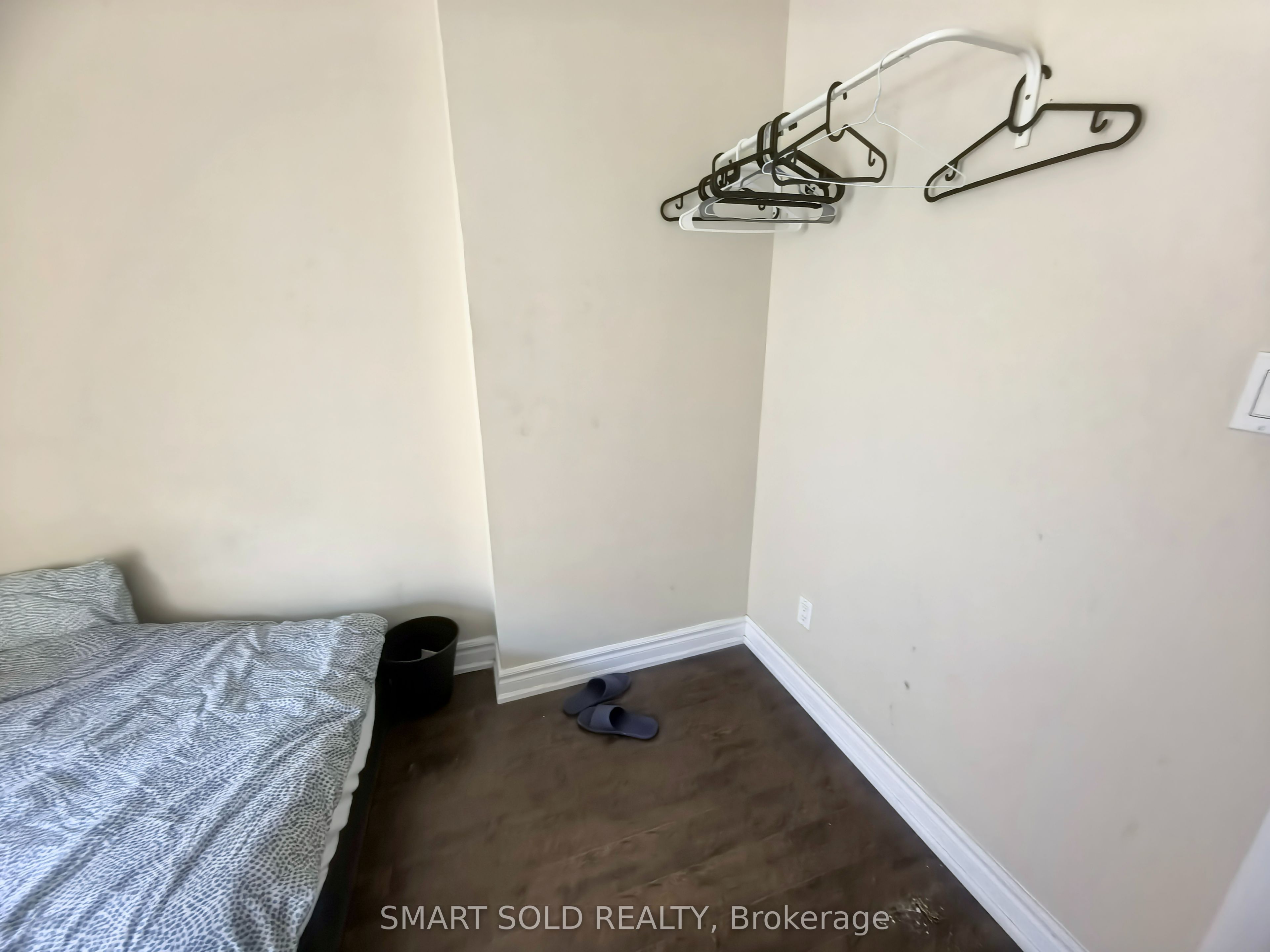 Upper 437 Bathurst Street, Toronto, ON M5T 2S9 photo 4