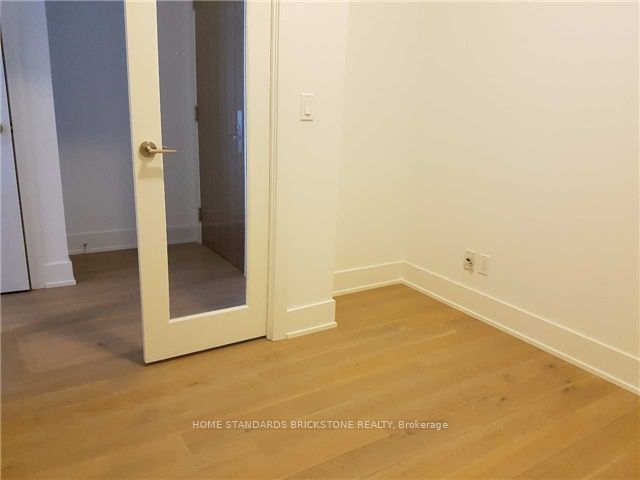 200 Bloor Street W 502, Toronto, ON M5S 1T8 photo 4