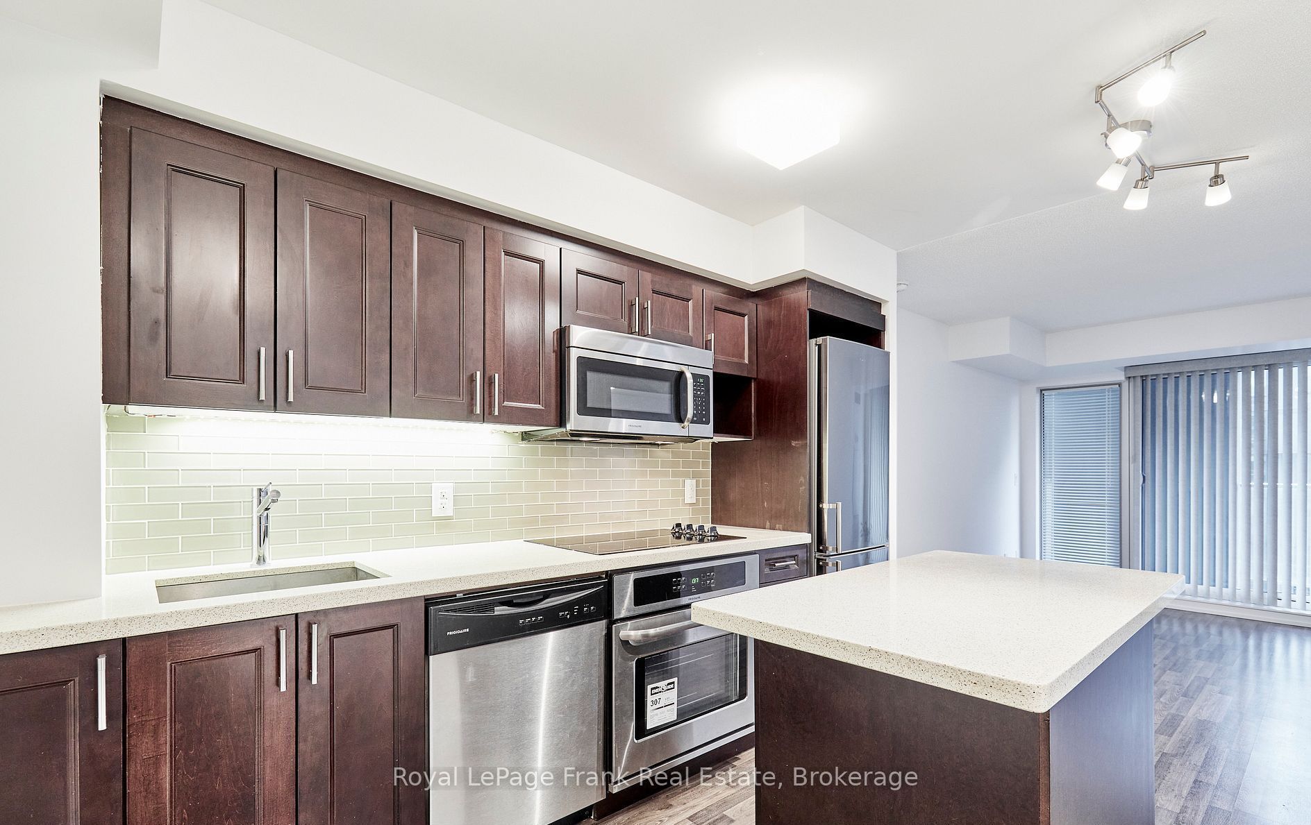 555 Wilson Avenue E402, Toronto, ON M3H 5Y6 photo 4