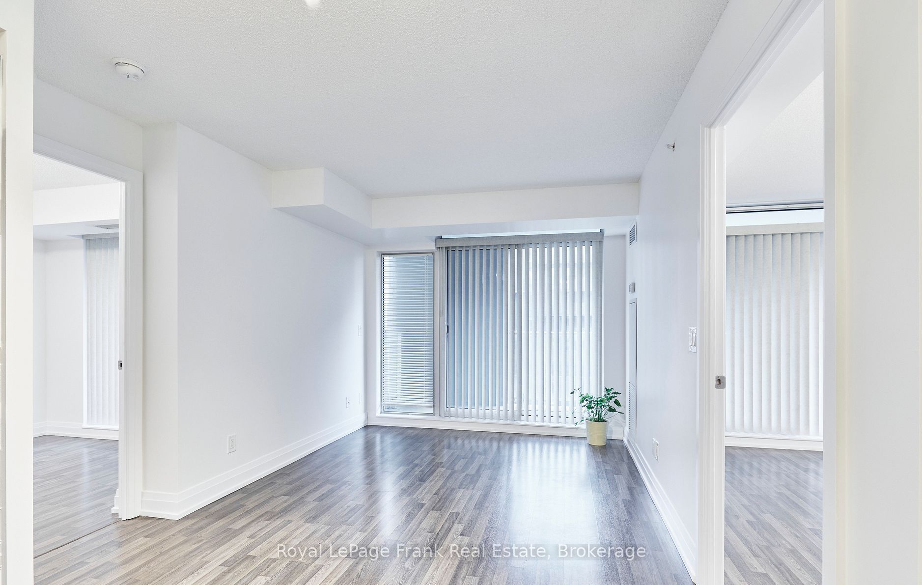 555 Wilson Avenue E402, Toronto, ON M3H 5Y6 photo 5