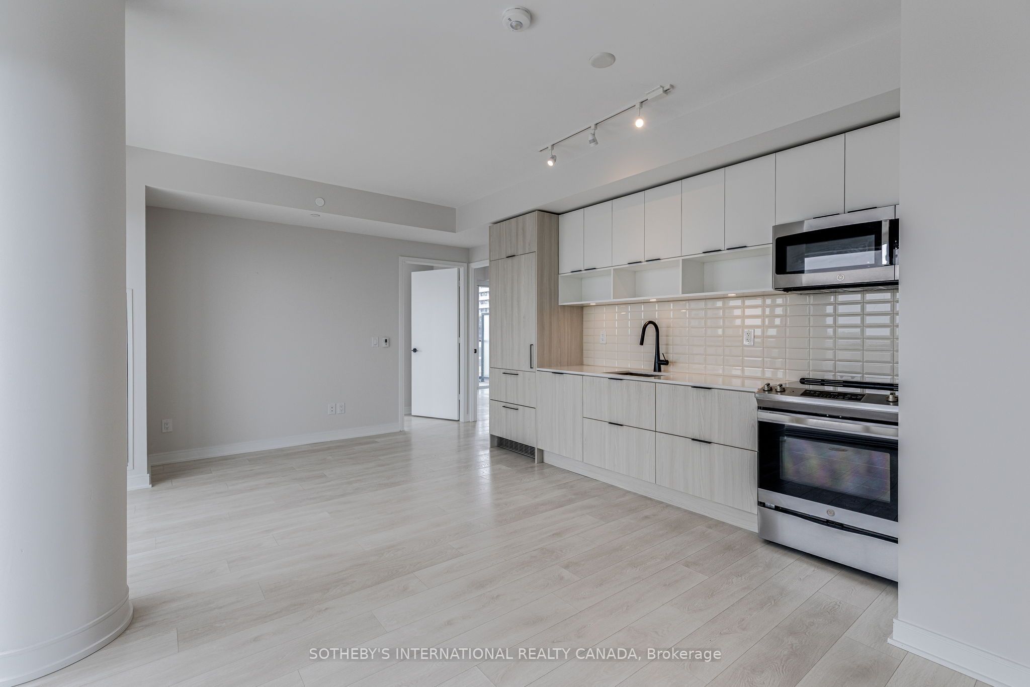 180 Mill Street S808, Toronto, ON M5A 0V7 photo 5