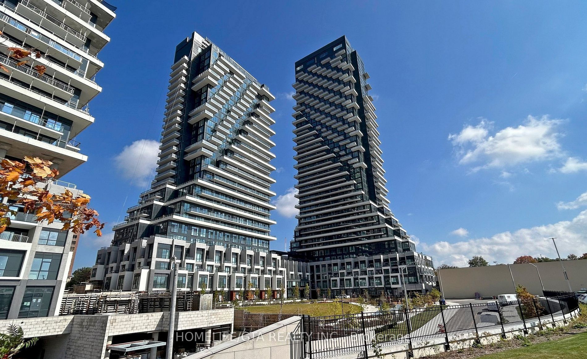 30 Inn On The Park Drive 3806, Toronto, ON M3C 0P7