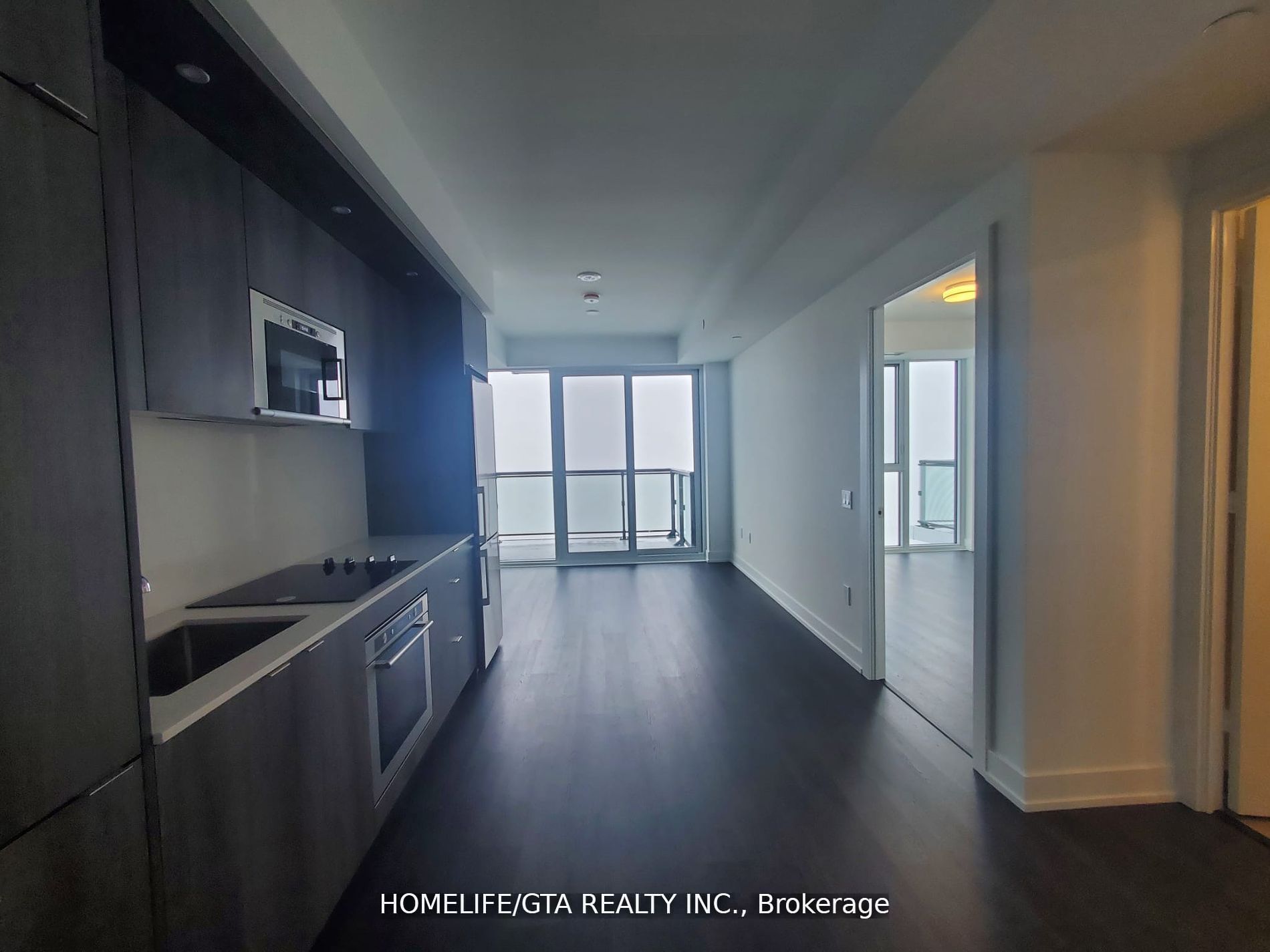 30 Inn On The Park Drive 3806, Toronto, ON M3C 0P7 photo 2