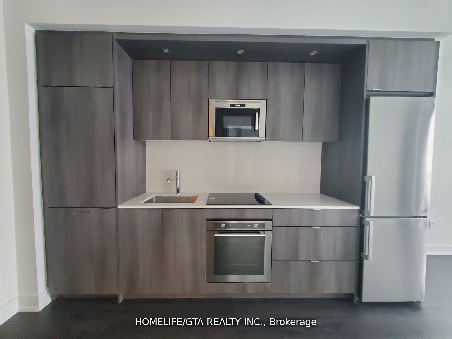 30 Inn On The Park Drive 3806, Toronto, ON M3C 0P7 photo 3
