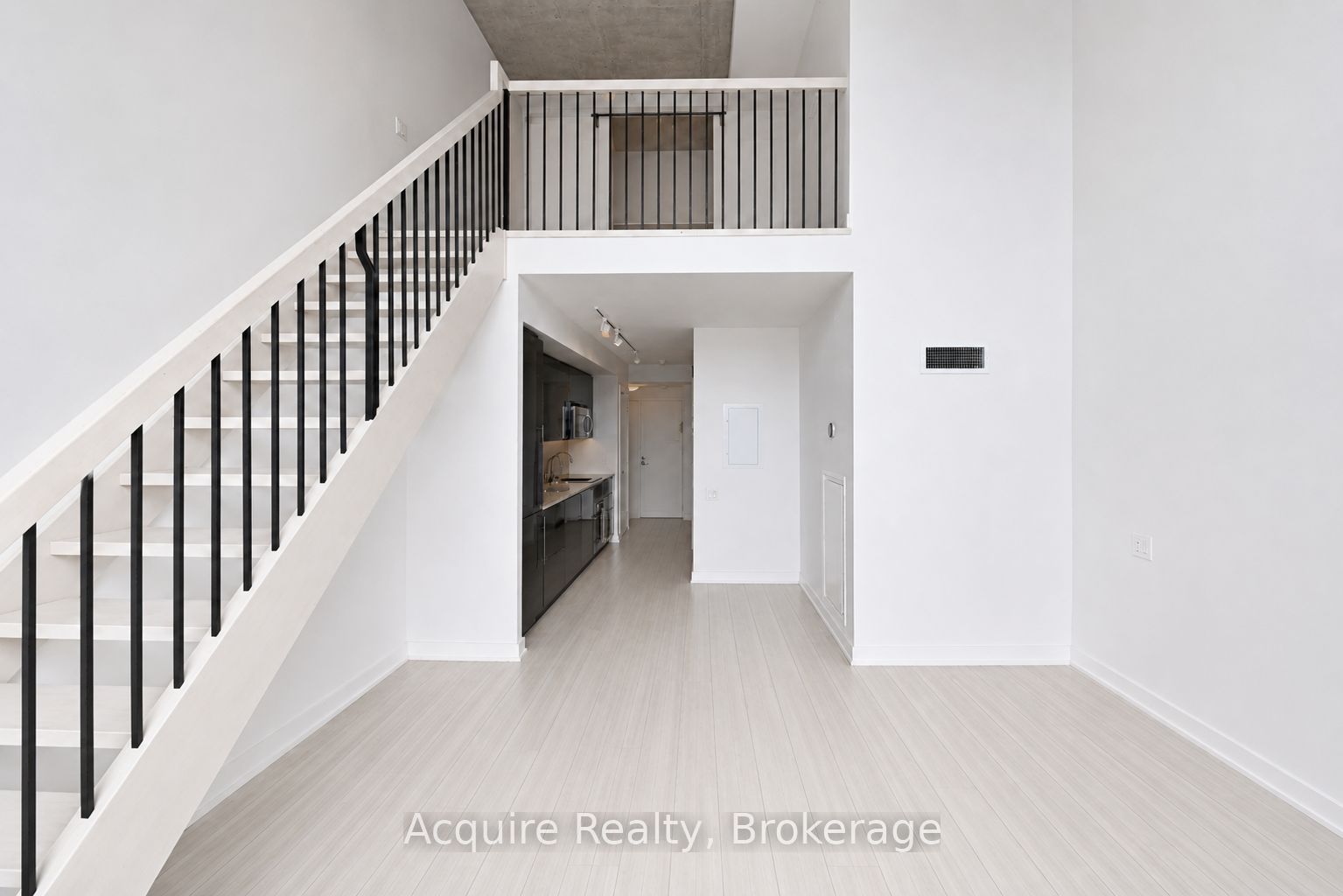 5 Hanna Avenue 413, Toronto, ON M6K 1W8 photo 4