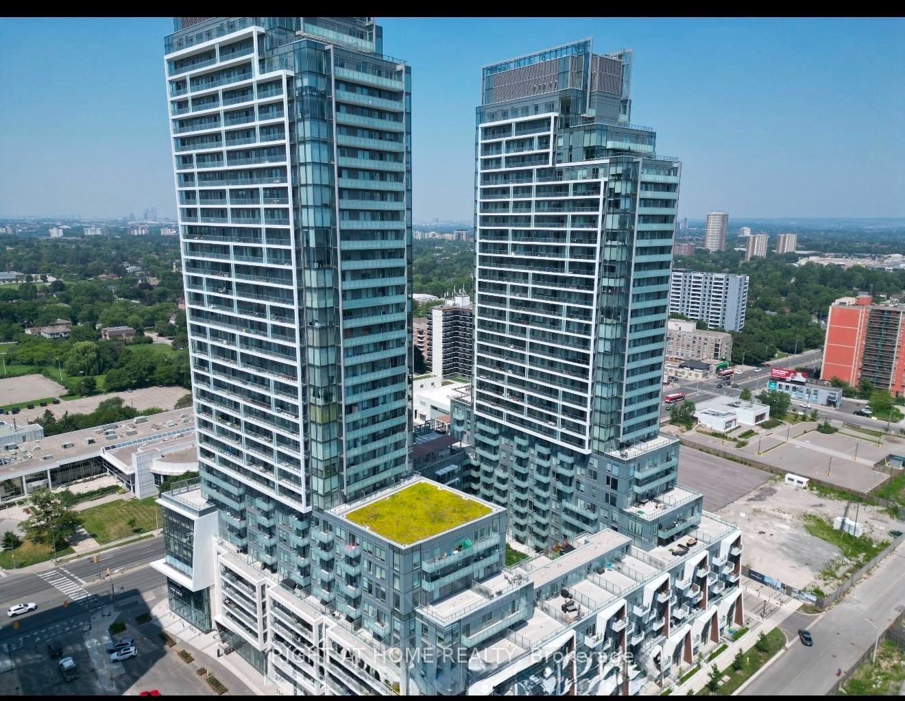 8 OLYMPIC GARDEN Drive S2702, Toronto, ON M2M 0B9