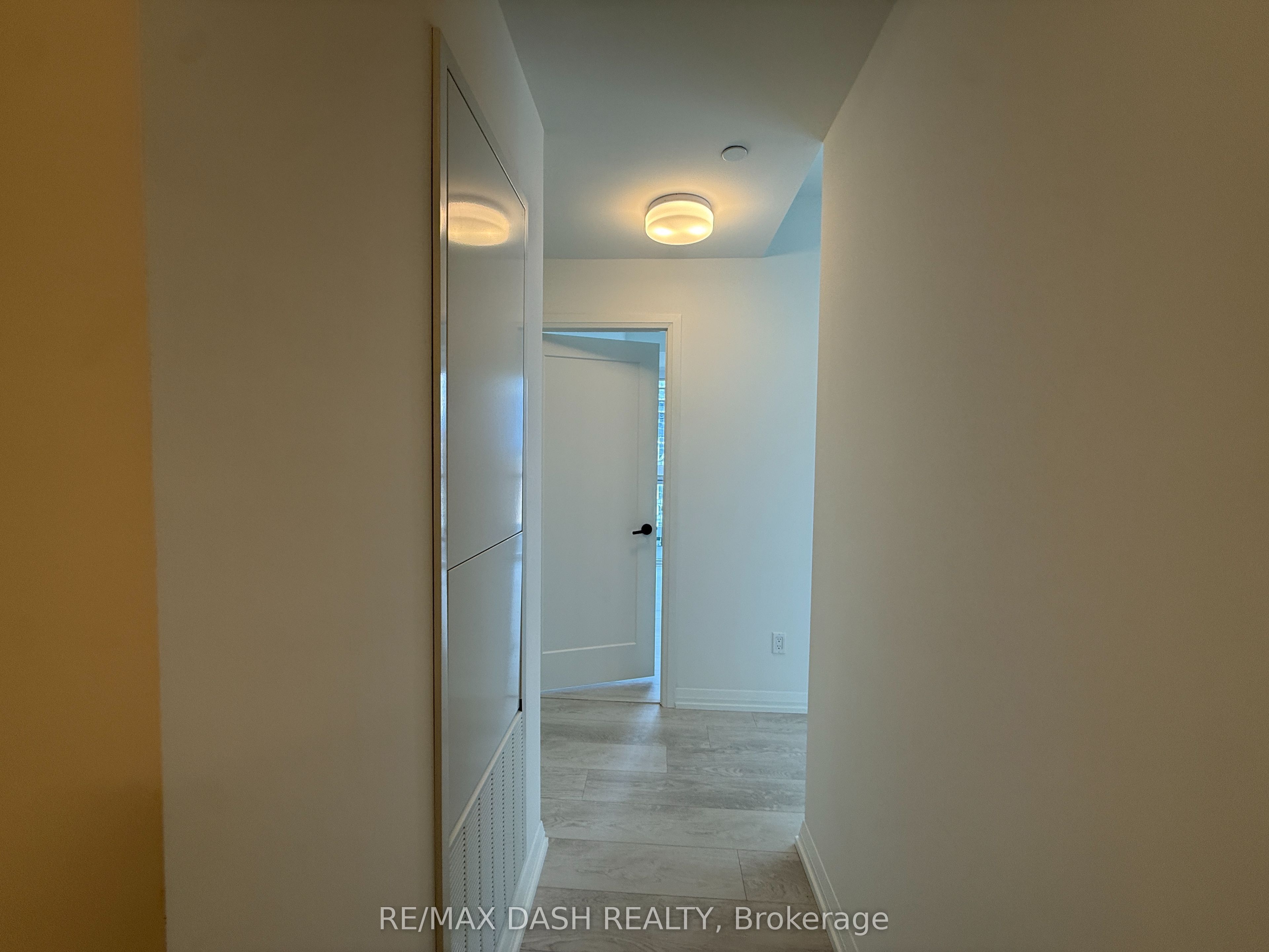 280 Dundas Street W 2505, Toronto, ON M5T 0E3 photo 5