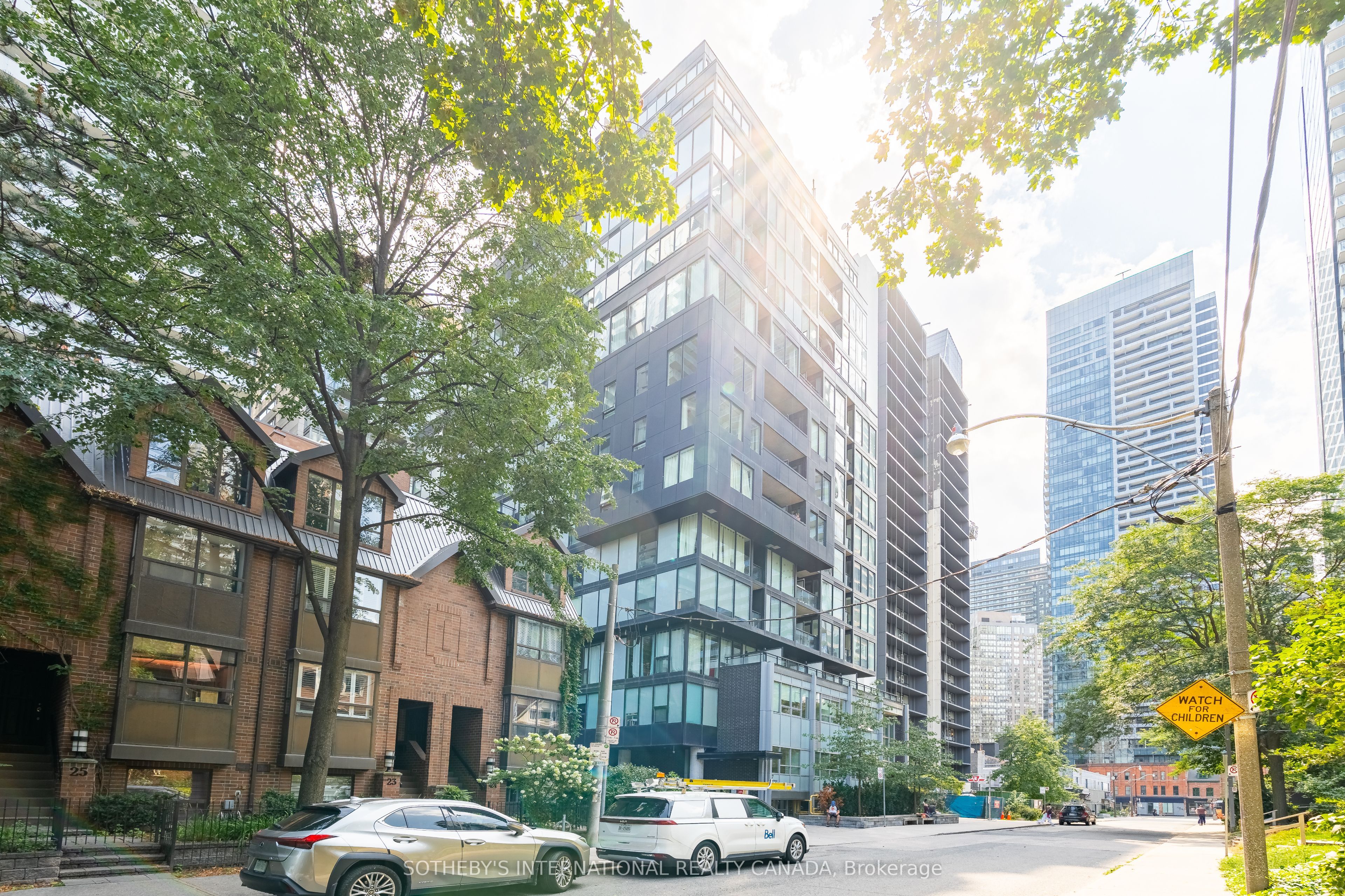 17 Dundonald Street 302, Toronto, ON M4Y 1K3 photo 3