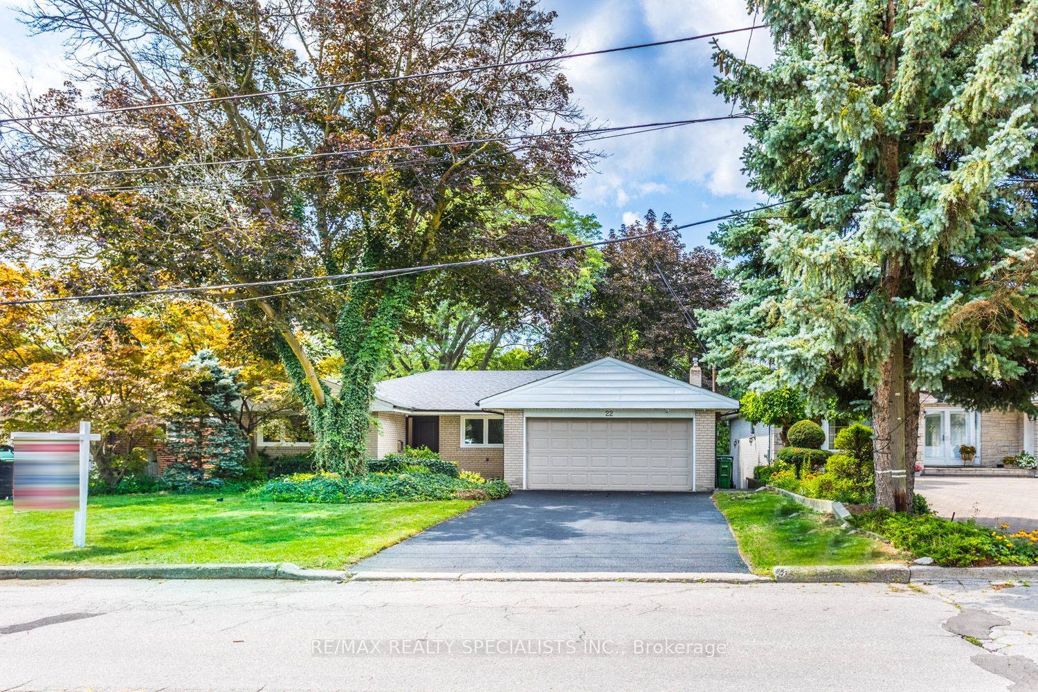 22 Heathview Avenue, Toronto, ON M2K 2C1