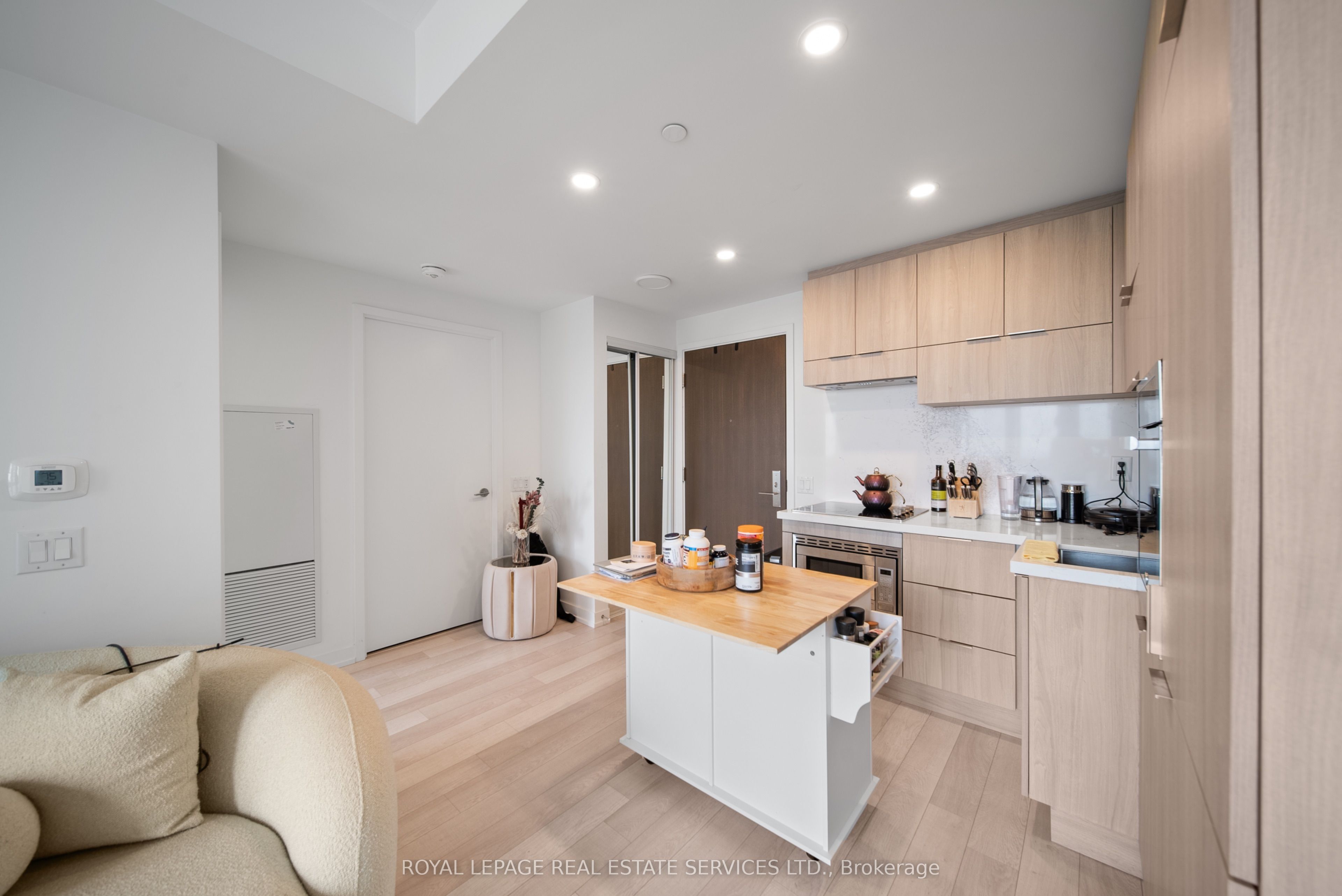 39 Roehampton Avenue 4207, Toronto, ON M4P 0G1 photo 2