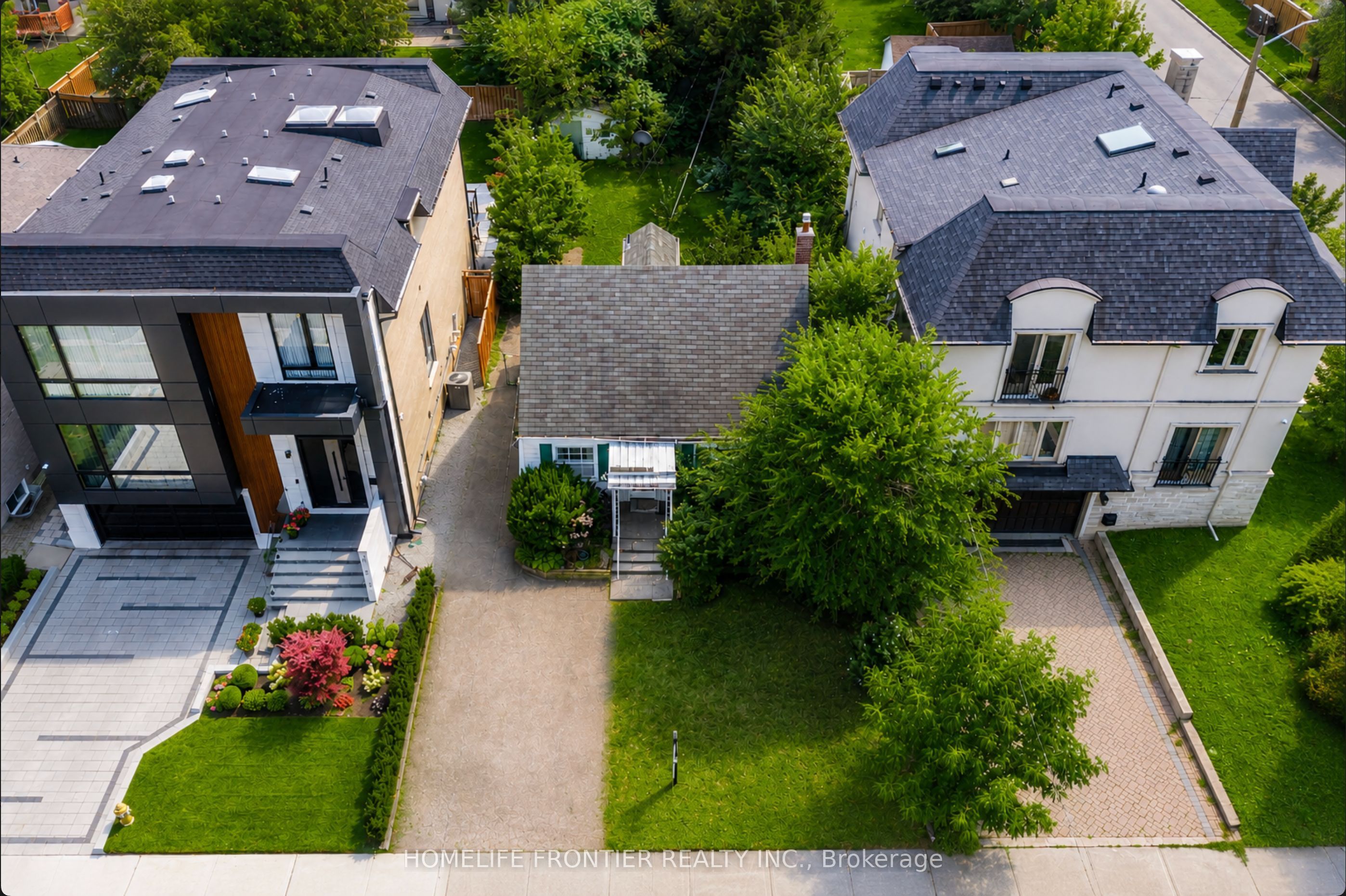 223 Elmwood Avenue, Toronto, ON M2N 3M8