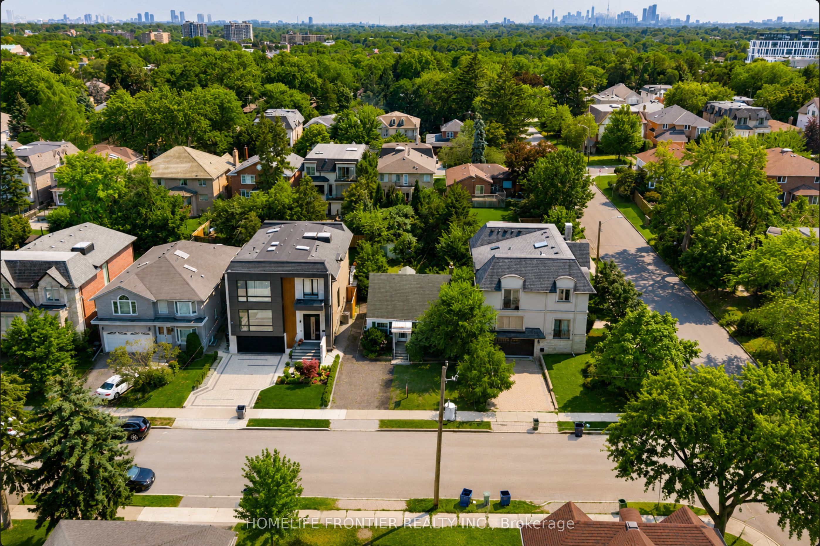 223 Elmwood Avenue, Toronto, ON M2N 3M8 photo 2
