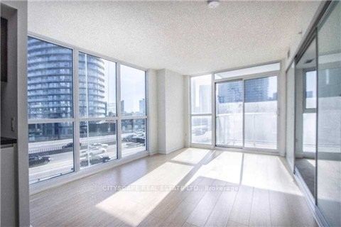 75 Queens Wharf Road 708, Toronto, ON M5V 0J8 photo 4