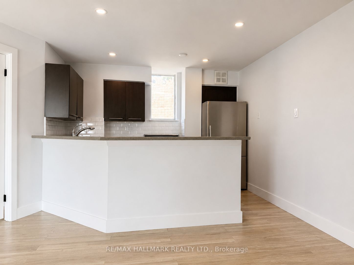 95 Lombard Street 805, Toronto, ON M5C 2V3 photo 5
