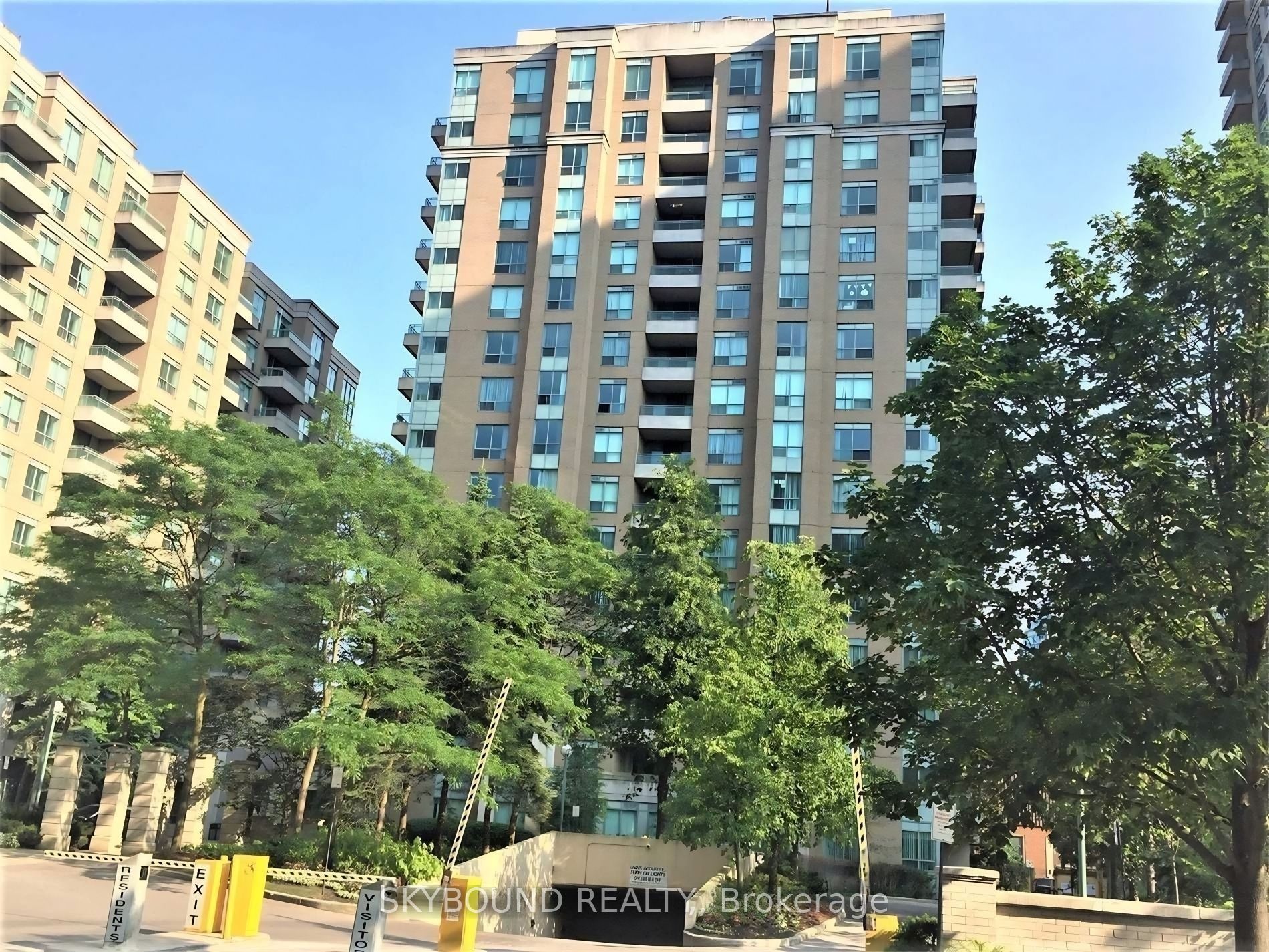 29 Pemberton Avenue 702, Toronto, ON M2M 4L5
