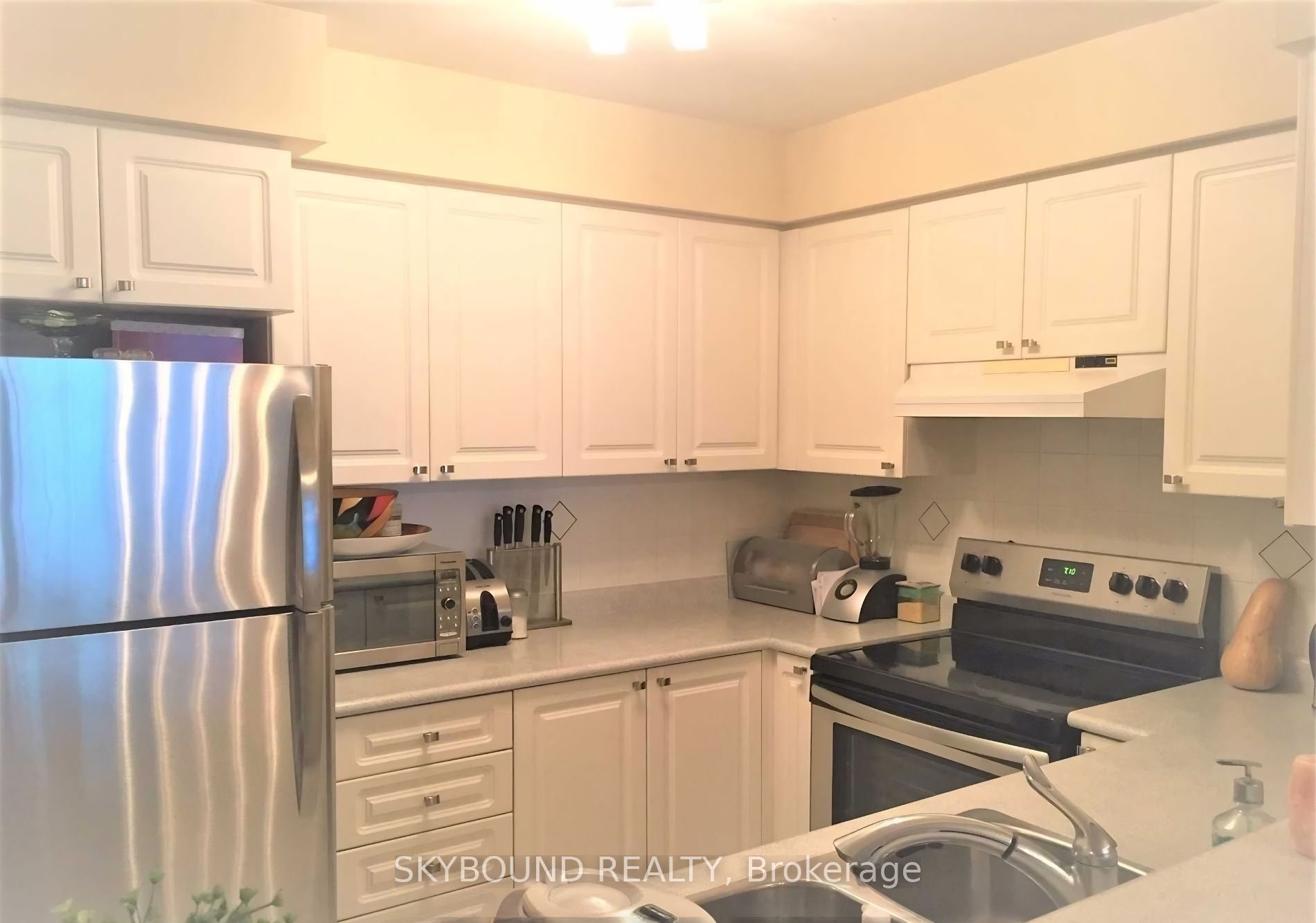 29 Pemberton Avenue 702, Toronto, ON M2M 4L5 photo 5