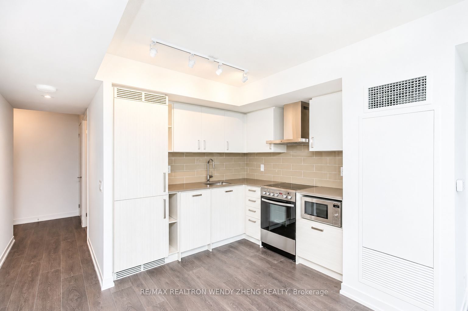 125 Redpath Avenue 1812, Toronto, ON M4S 0B5 photo 3