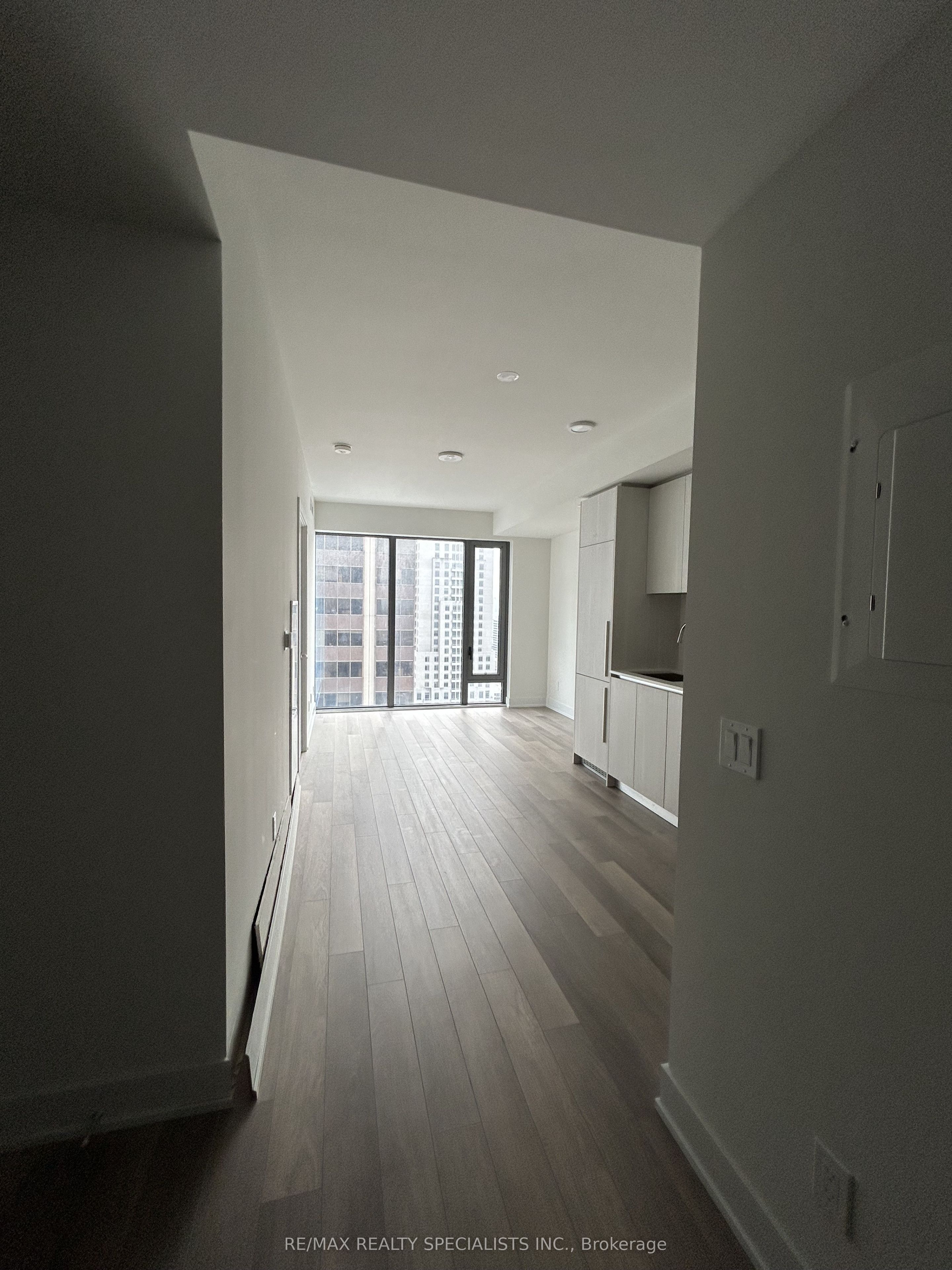 8 Cumberland Street 3504, Toronto, ON M4W 0B6 photo 4