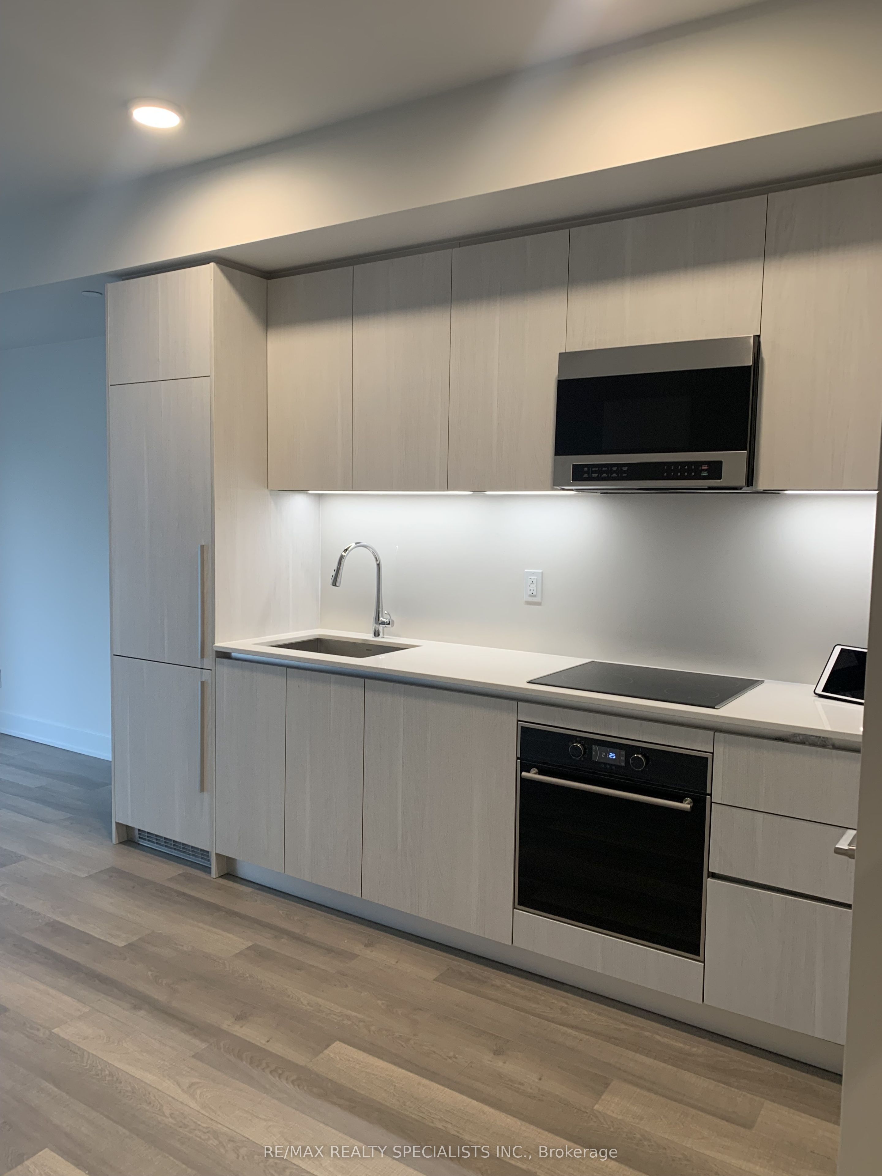 8 Cumberland Street 3504, Toronto, ON M4W 0B6 photo 5