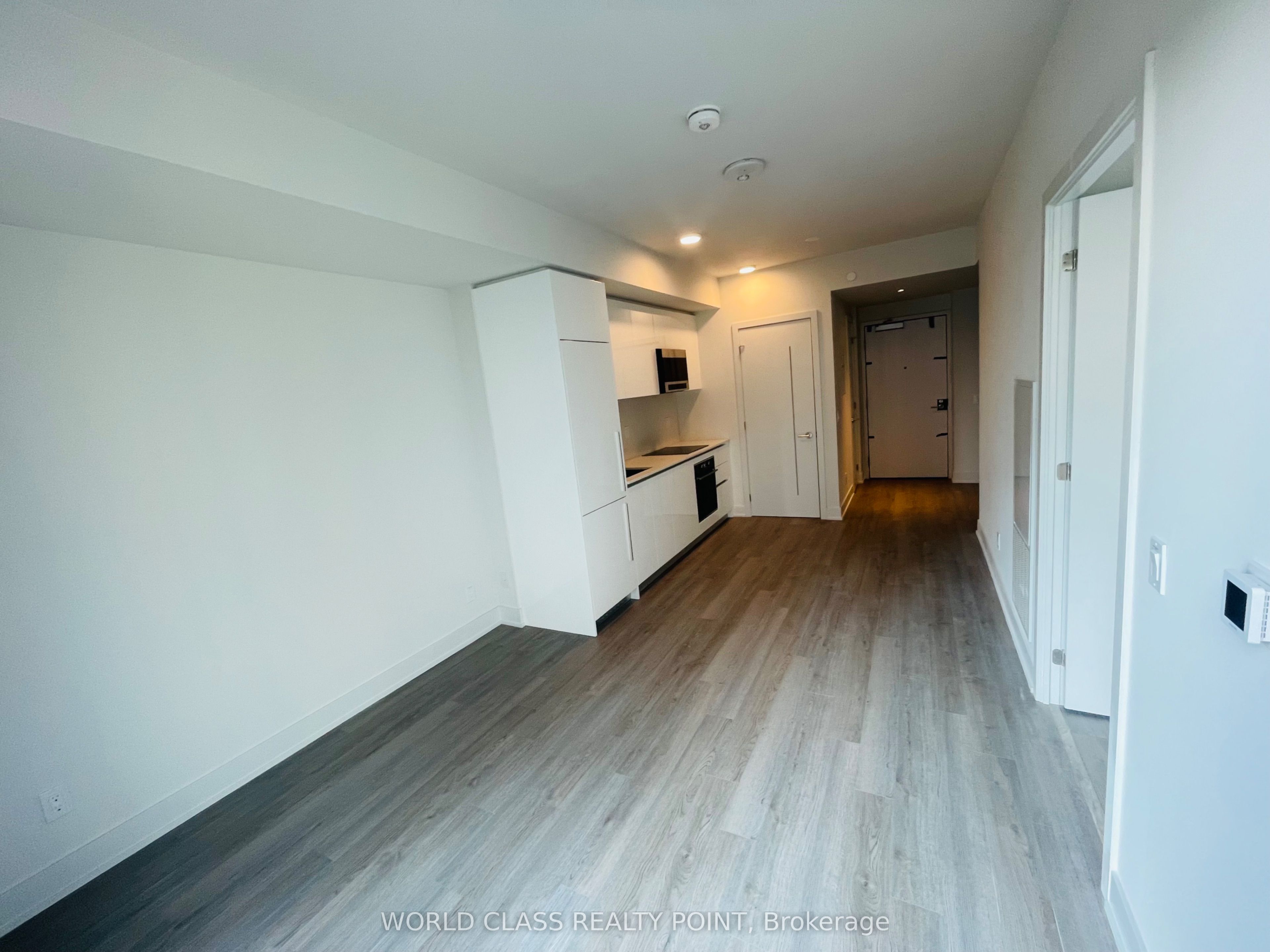 8 Cumberland Street 2404, Toronto, ON M4W 0B6 photo 2