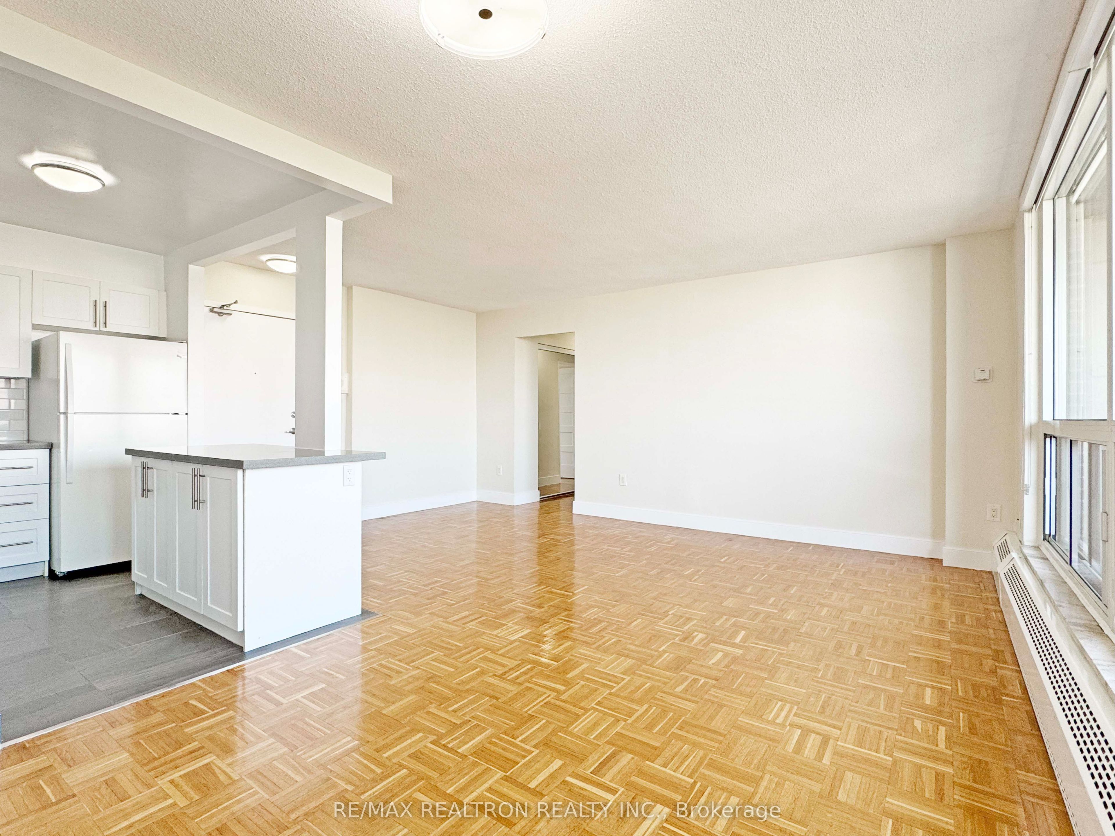 666 Spadina Avenue 1704, Toronto, ON M5S 2H8 photo 5