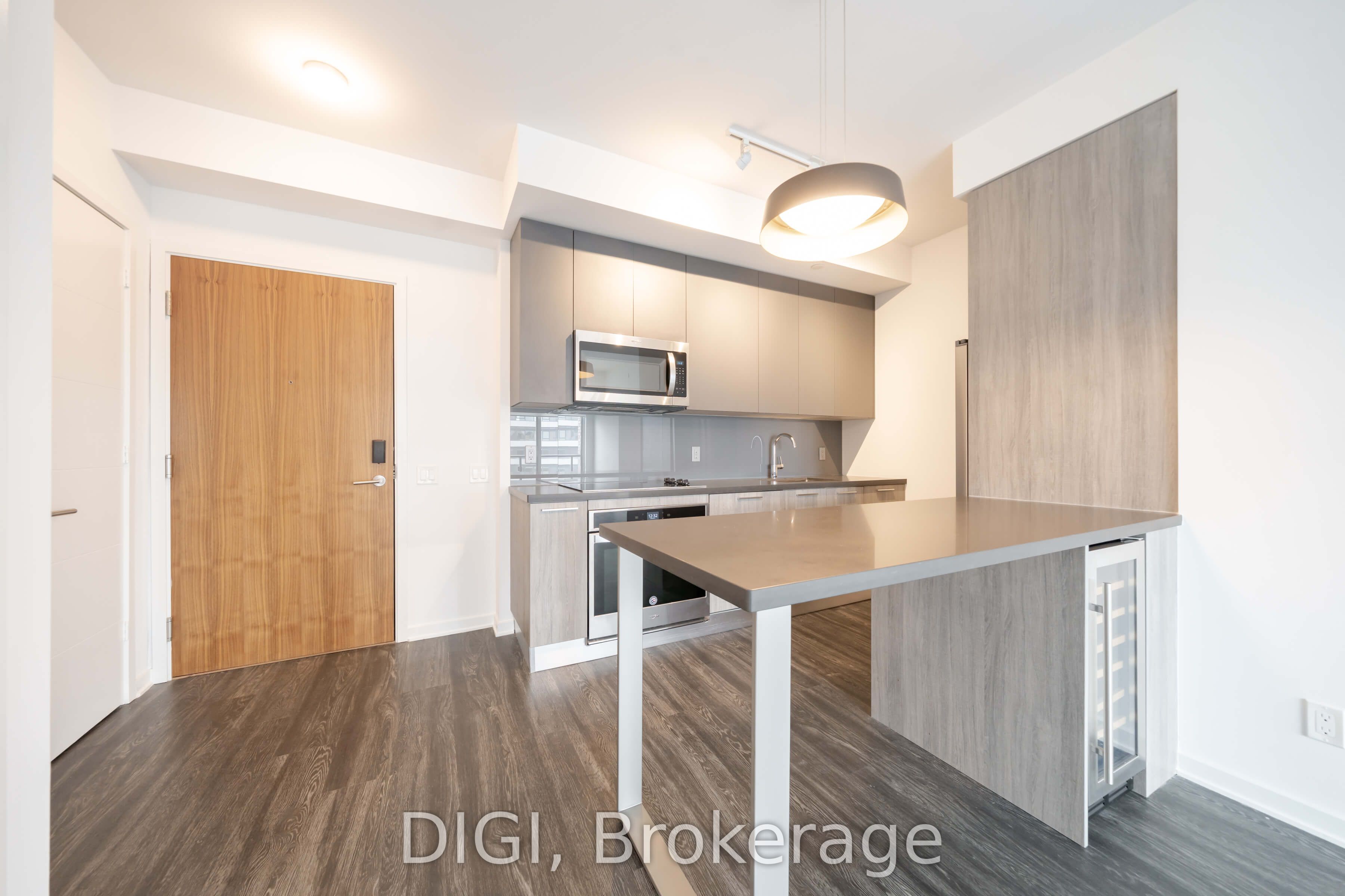 25 Selby Street 2004, Toronto, ON M4Y 0E6 photo 4