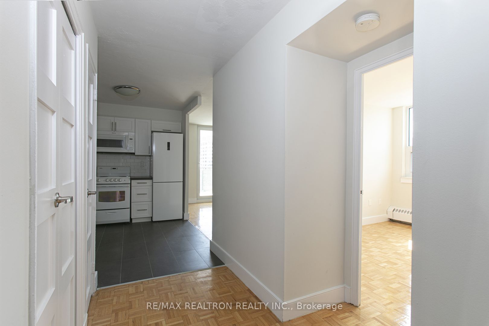485 Huron Street 201, Toronto, ON M5R 2R5 photo 2