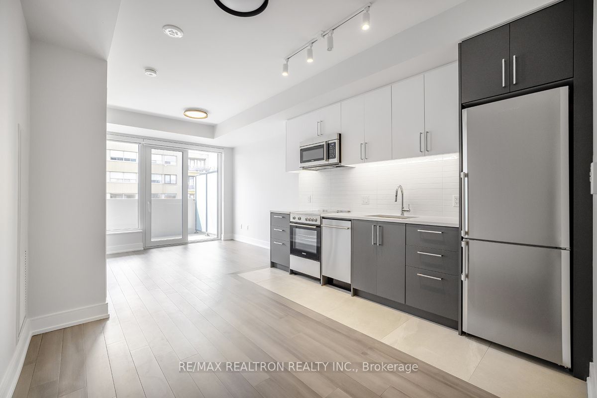 2525 Bathurst Street 805, Toronto, ON M6B 2Y9 photo 3