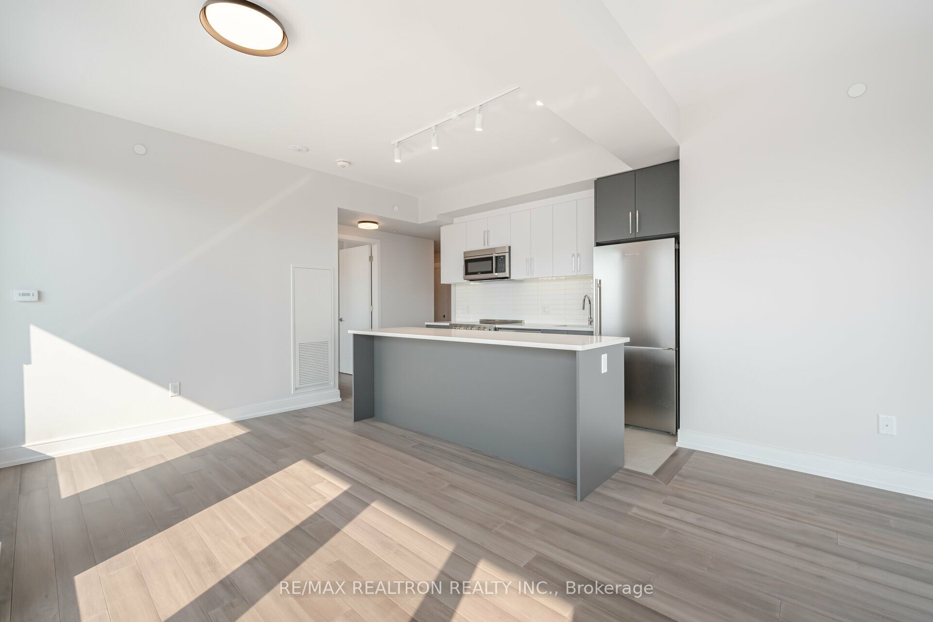 2525 Bathurst Street 1203, Toronto, ON M6B 2Y9 photo 5