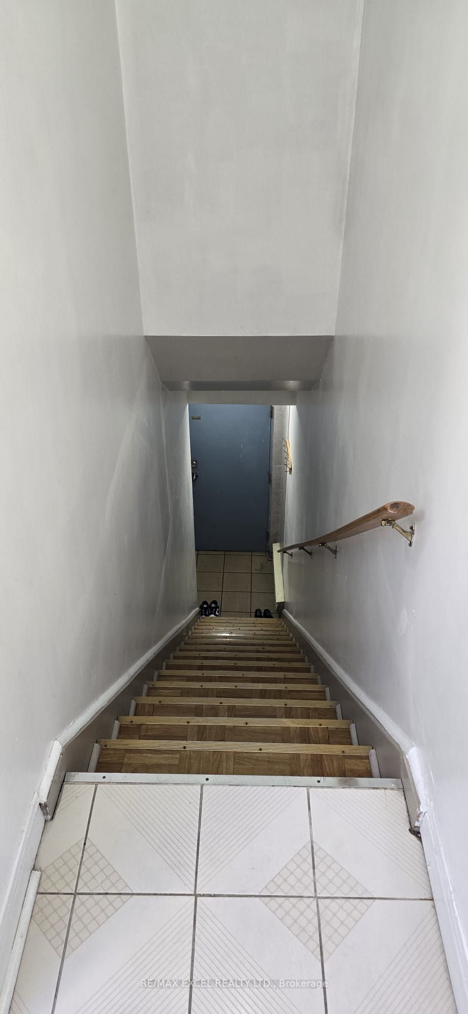 1584 Dundas Street W Apt #2, Toronto, ON M6K 1T8 photo 2