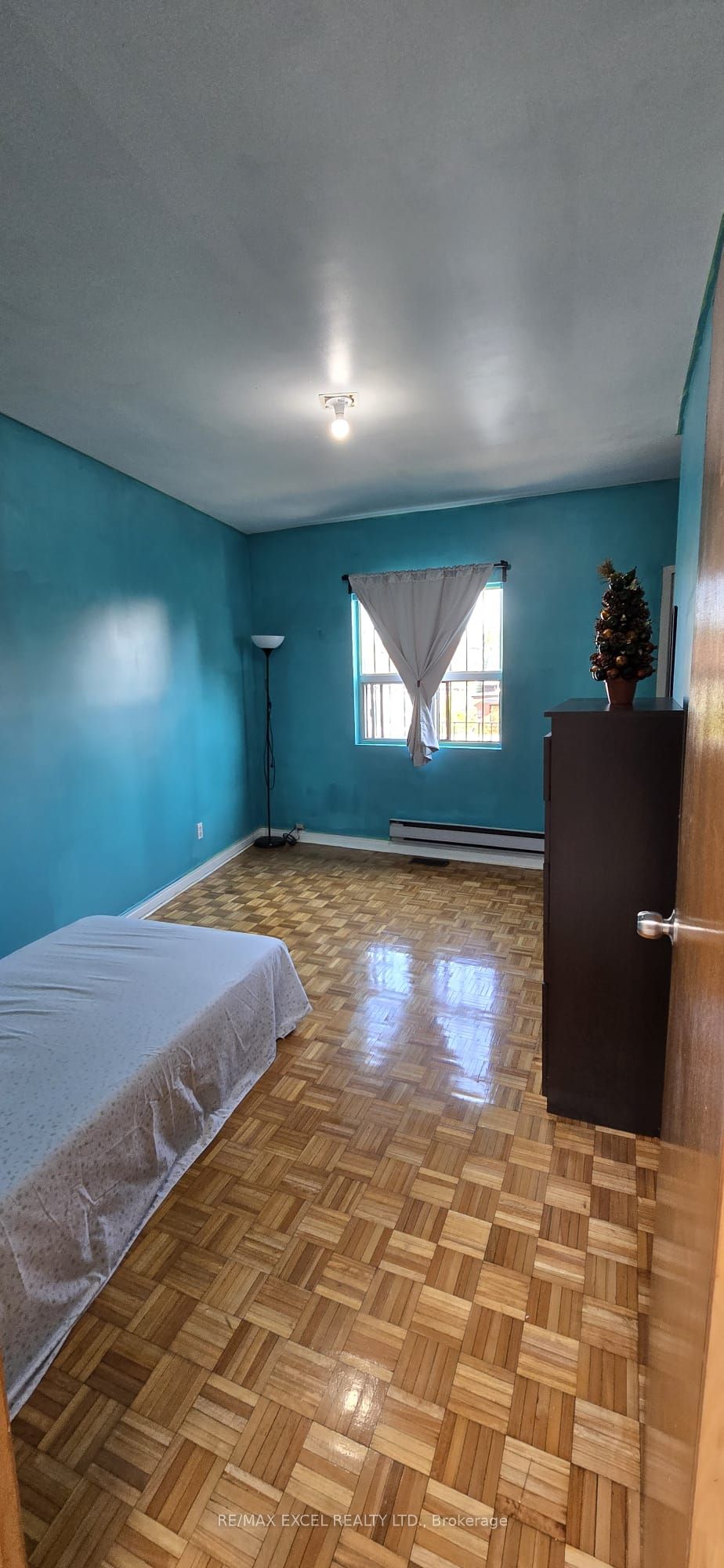 1584 Dundas Street W Apt #2, Toronto, ON M6K 1T8 photo 3