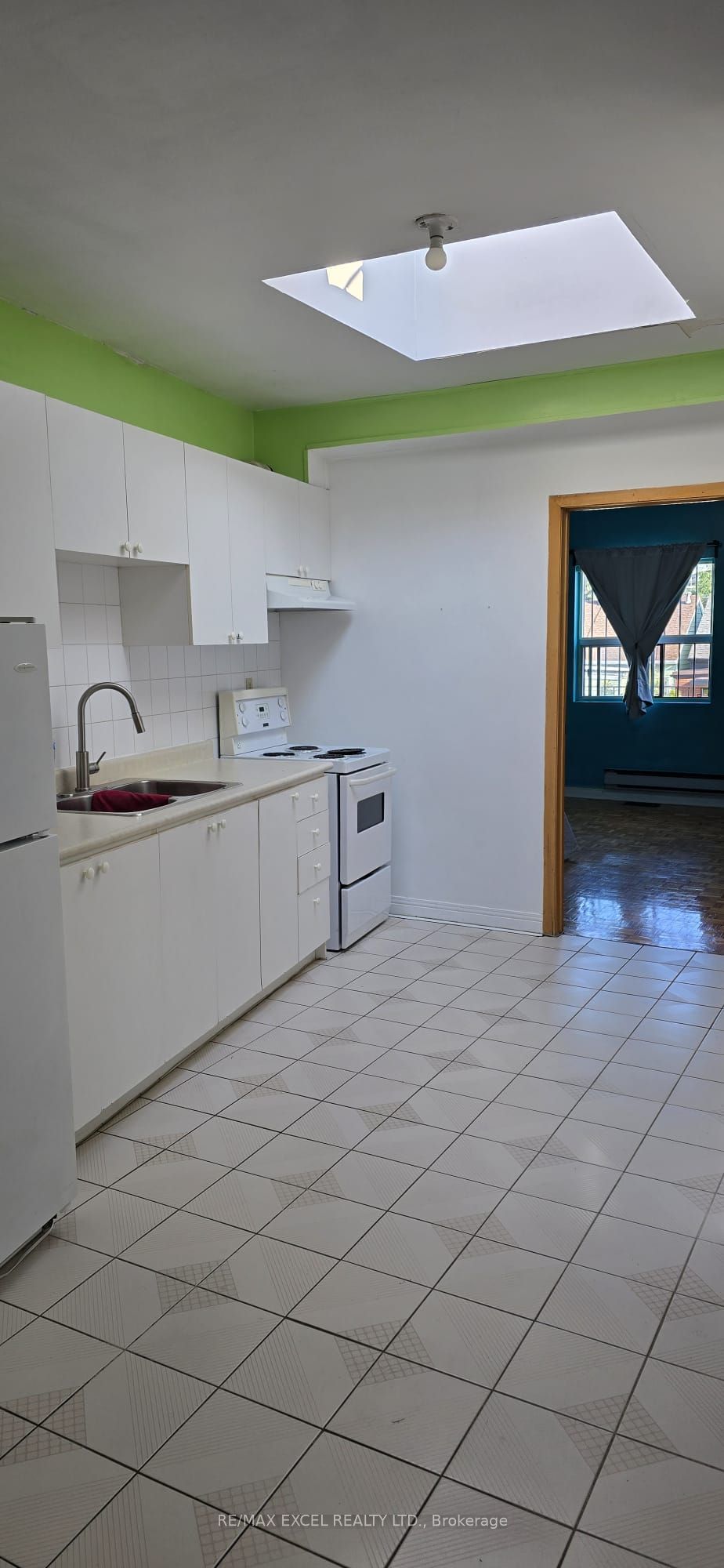 1584 Dundas Street W Apt #2, Toronto, ON M6K 1T8 photo 5