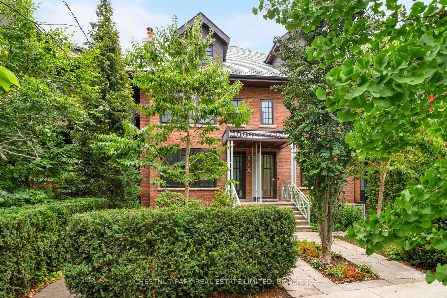 94A Admiral Road, Toronto, ON M5R 2L6
