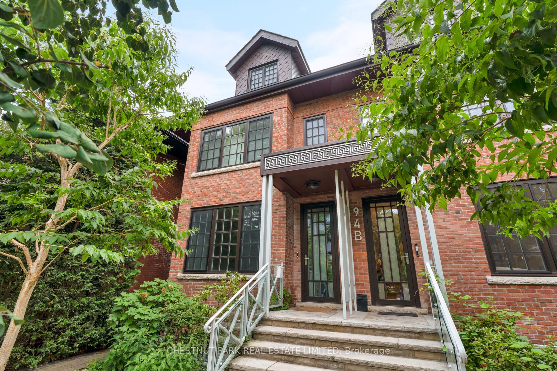 94A Admiral Road, Toronto, ON M5R 2L6 photo 2